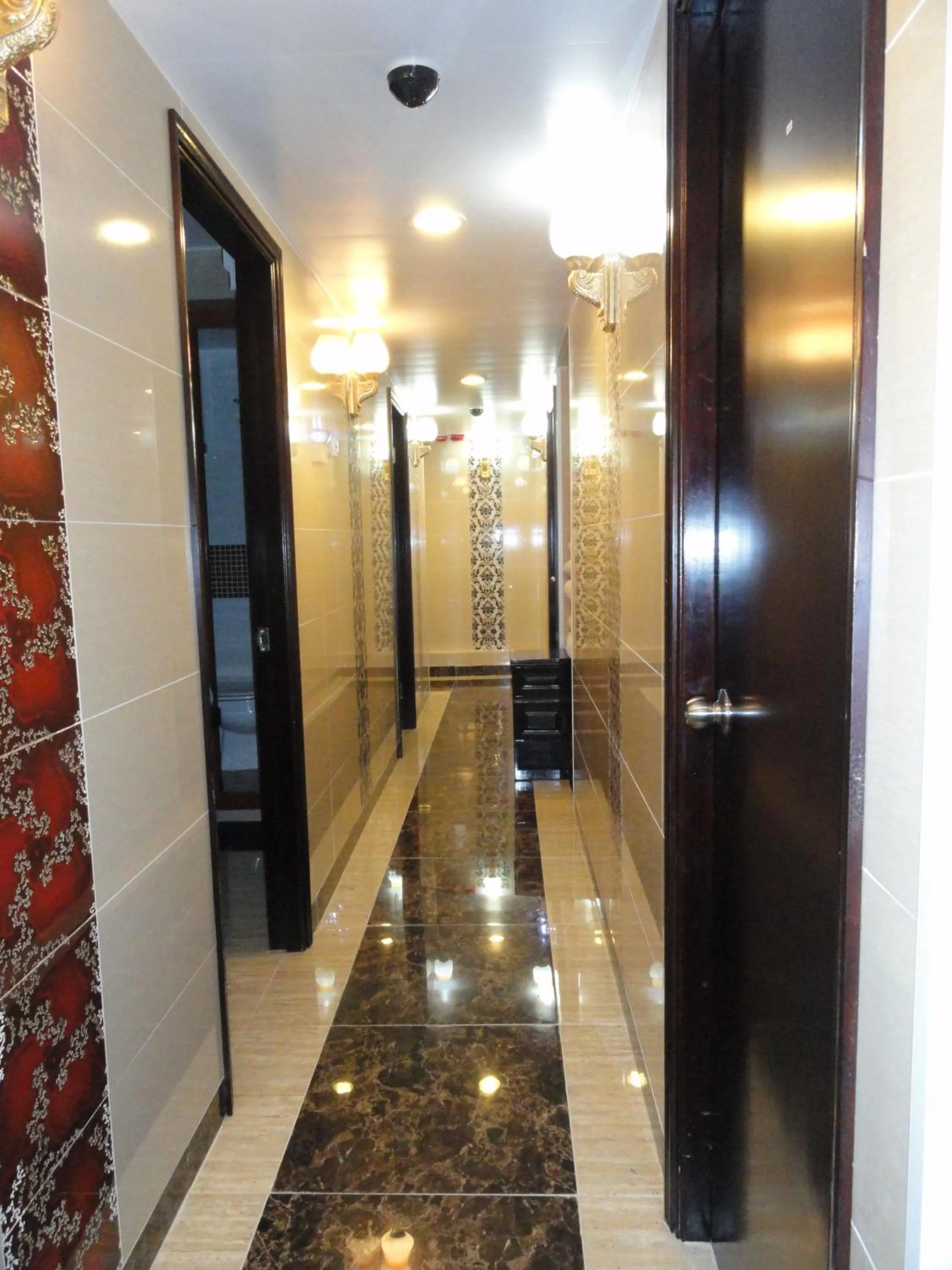 Balcony/Terrace in Paris Guest House, 10F FLAT D8 BLOCK D E RECEPTION 24 HOUR TSIM SHA TSUI KOWLOON