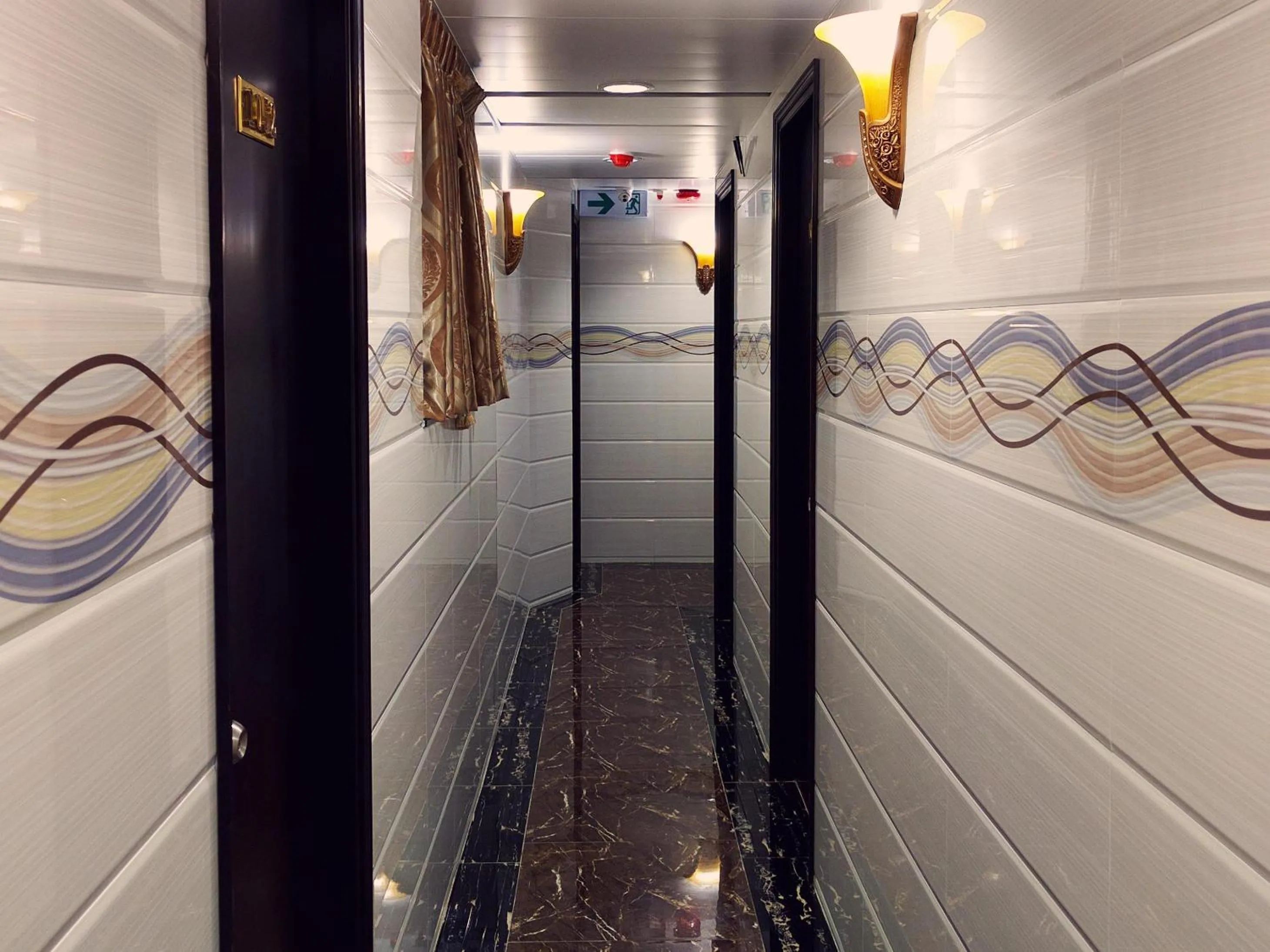 City HK Guest House 24 HOUR RECEPTION Block D & E 10TH FLOOR