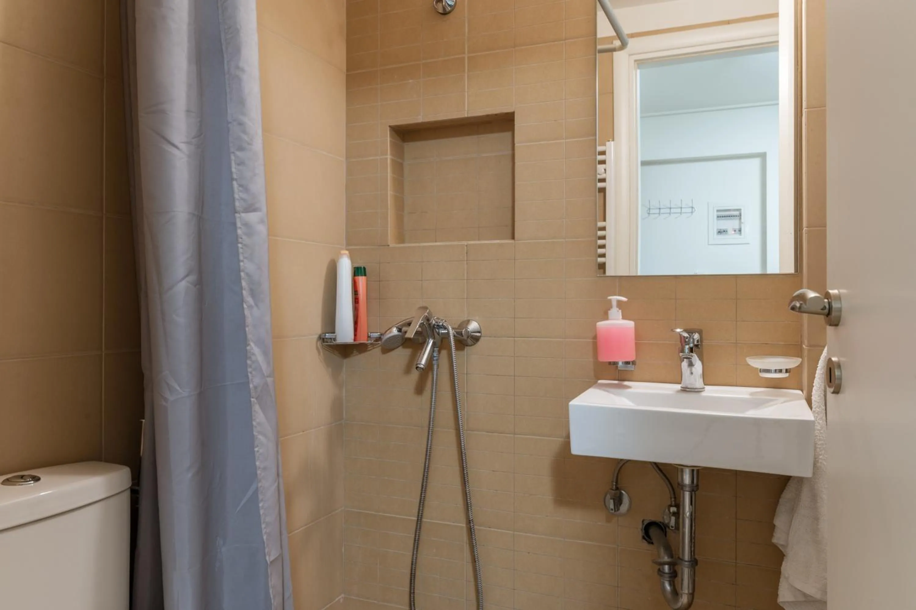 Shower in Elvita Apartments