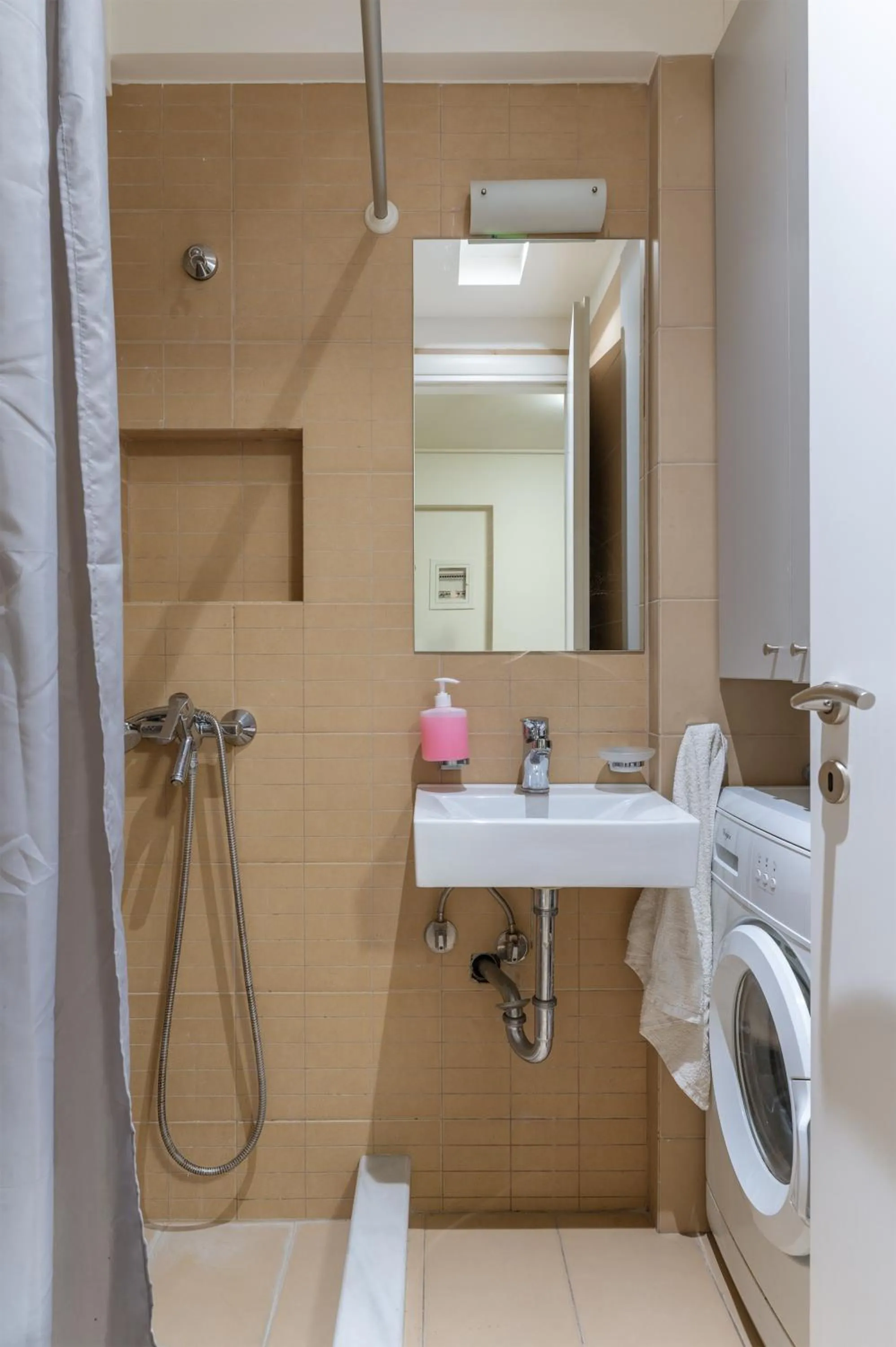 Bathroom in Elvita Apartments