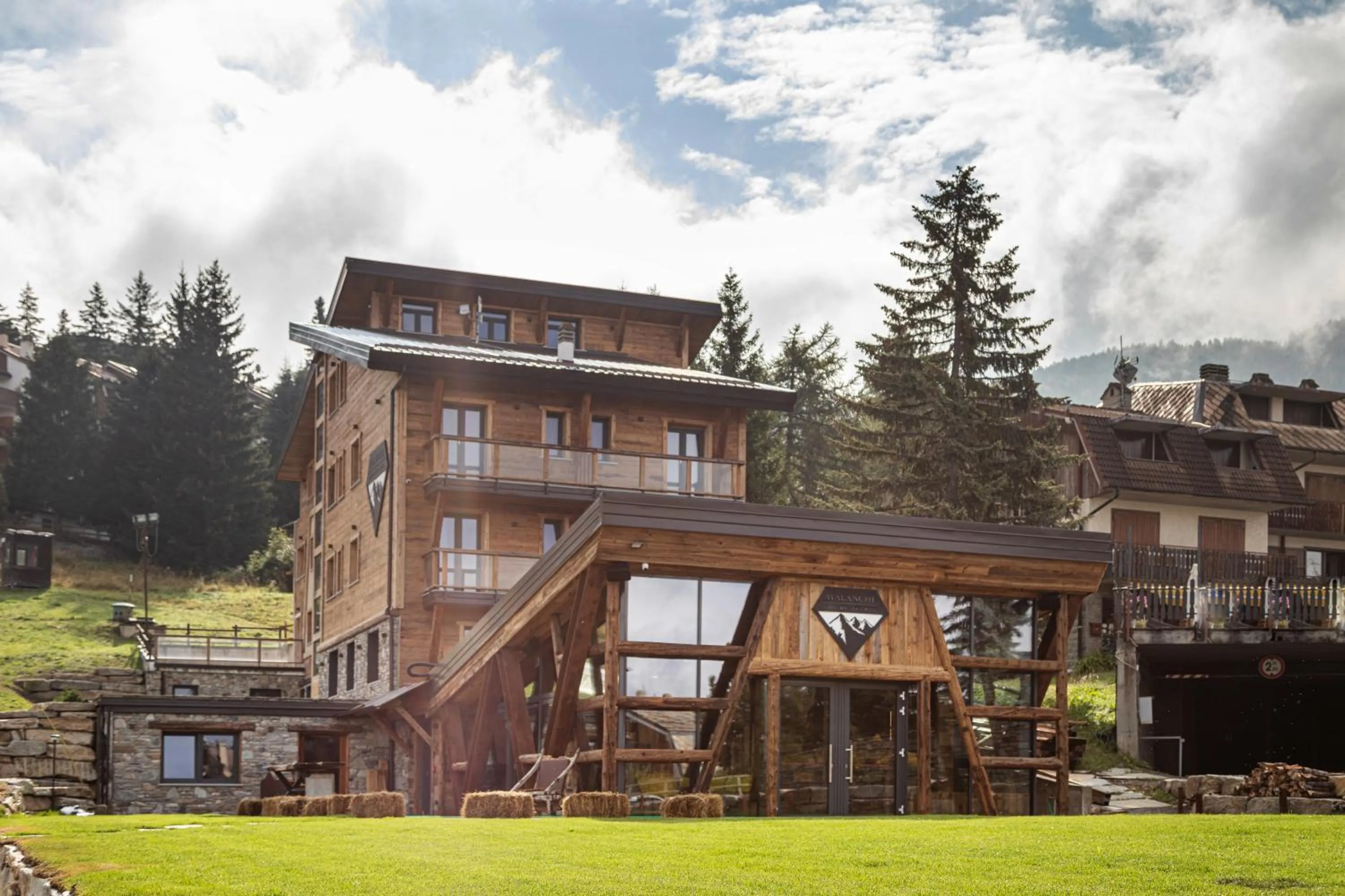 Property building in Avalanche - Alpine Boutique Hotel