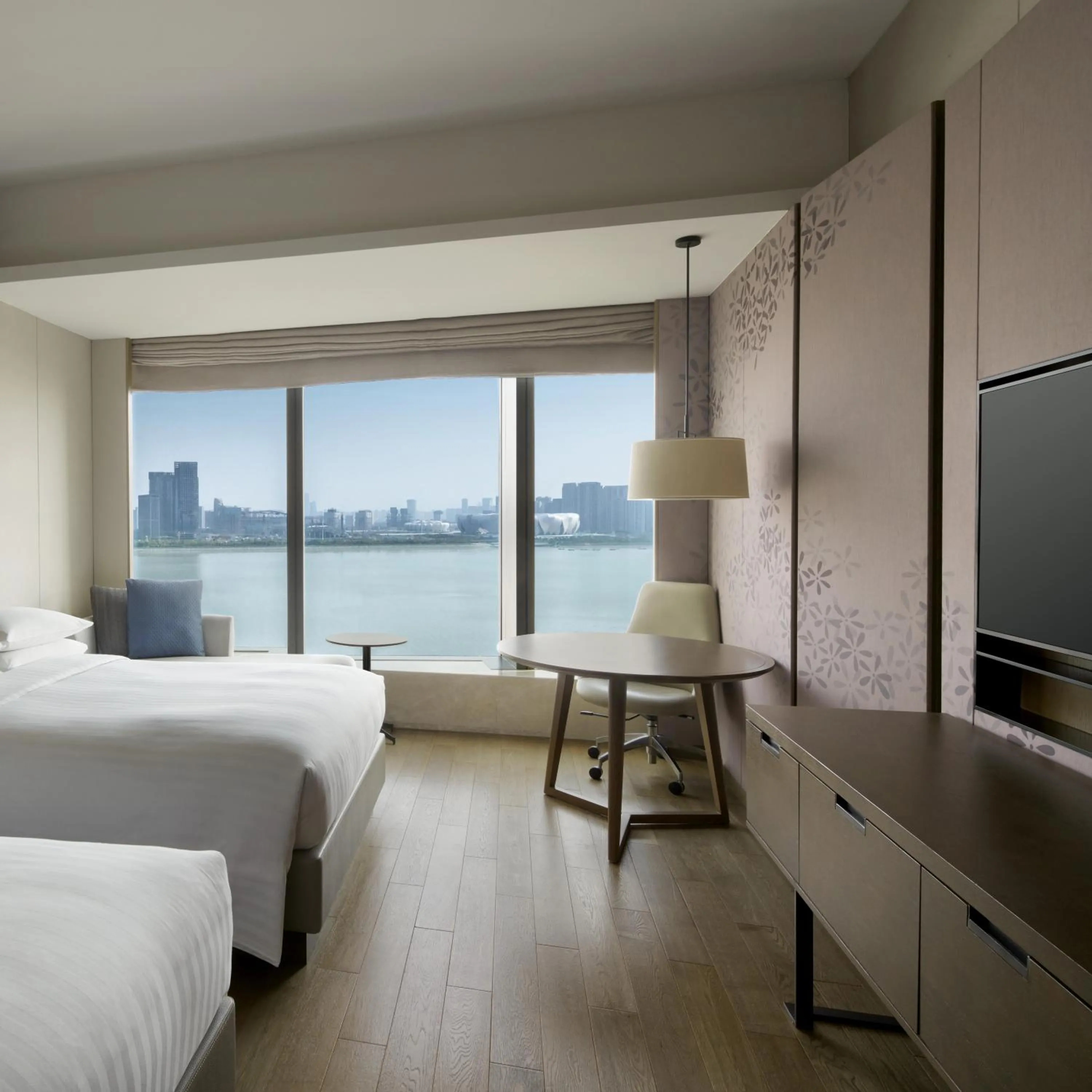 Property building, Bed in Hangzhou Marriott Hotel Qianjiang