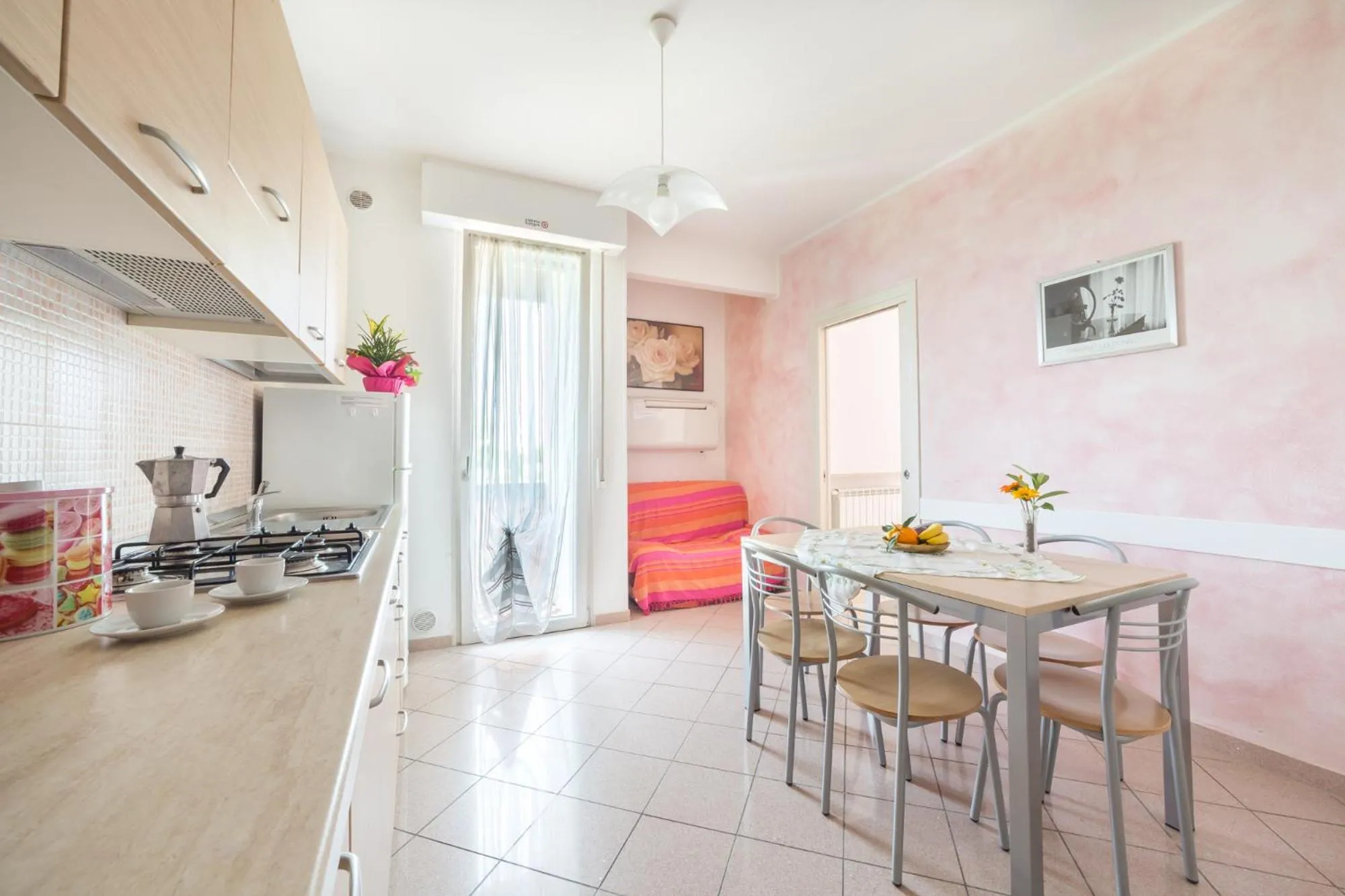Kitchen or kitchenette in Appartamenti Residence Tulipano
