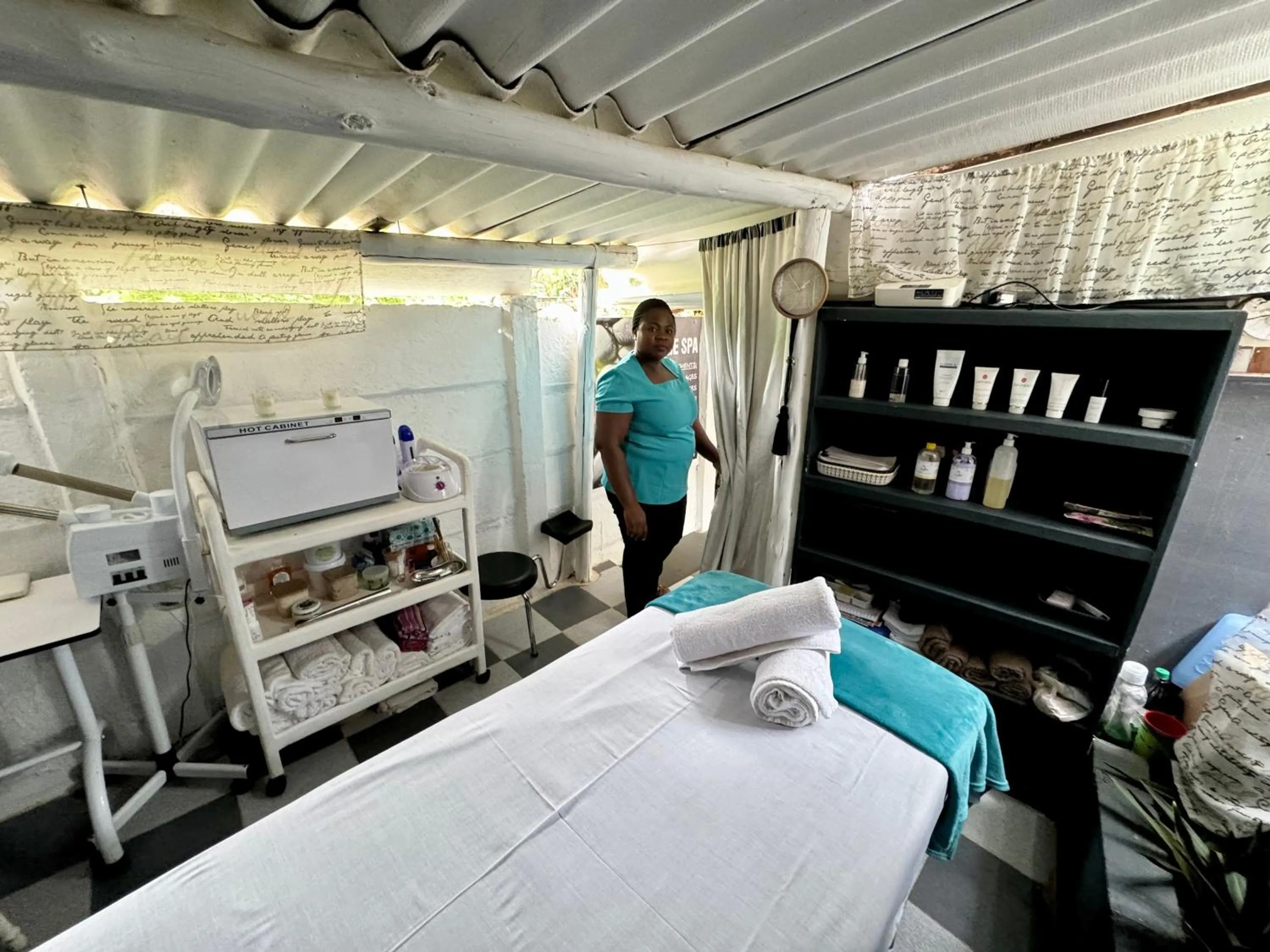 Spa and wellness centre/facilities, Bed in Victoria Falls Backpackers Lodge