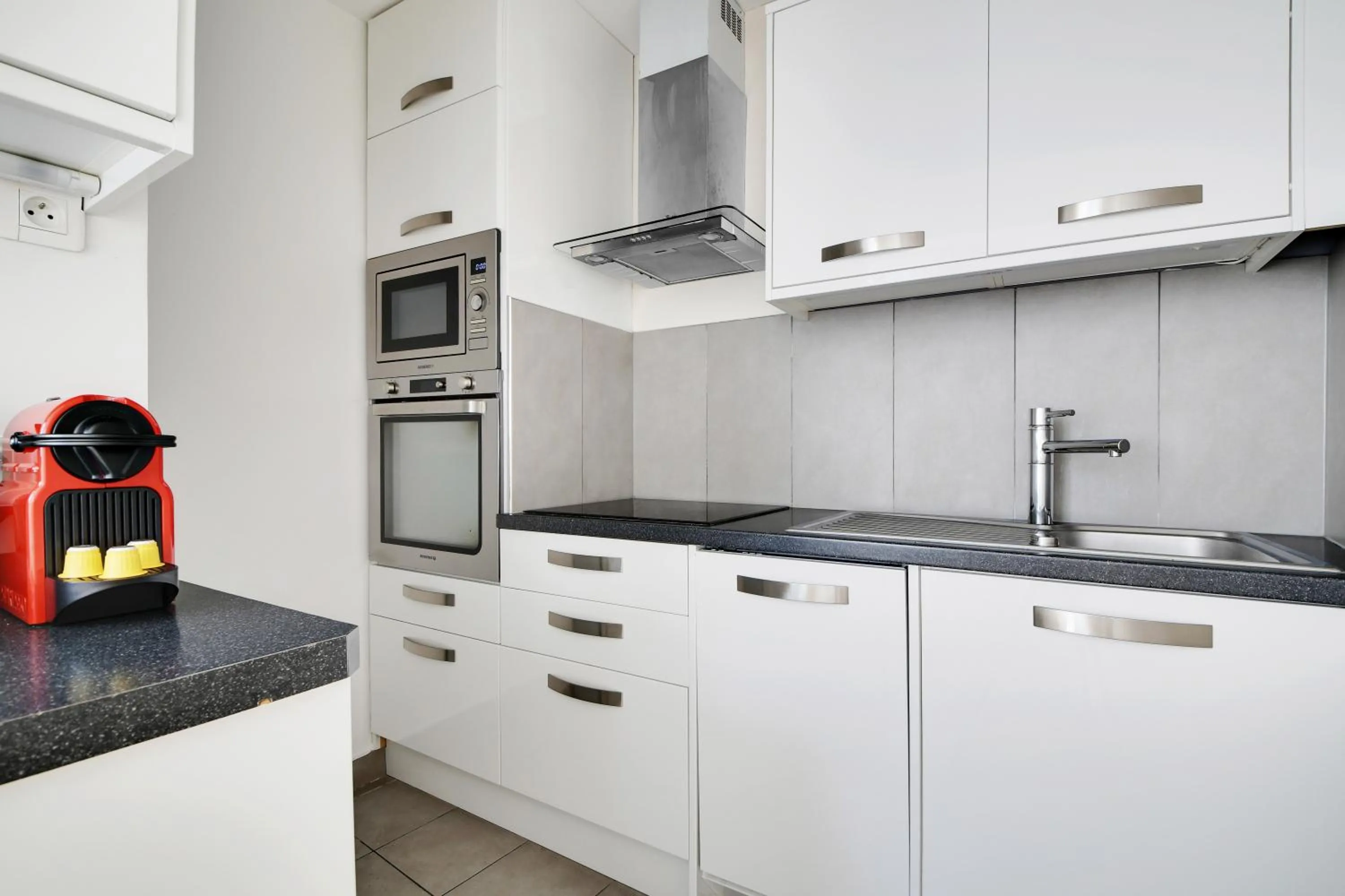 Kitchen or kitchenette in Residence central marais