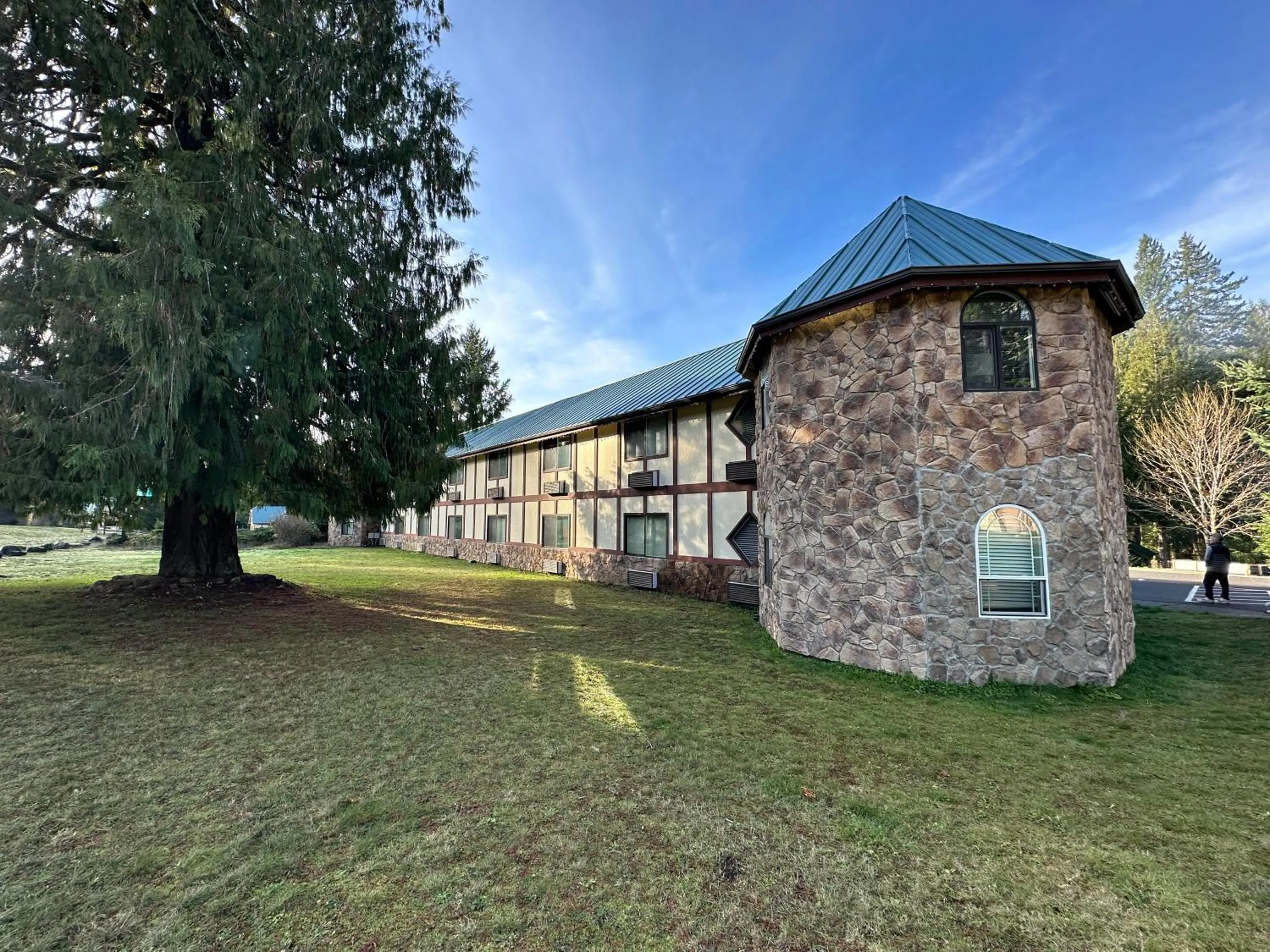 Property building in Packwood Lodge & Cabins