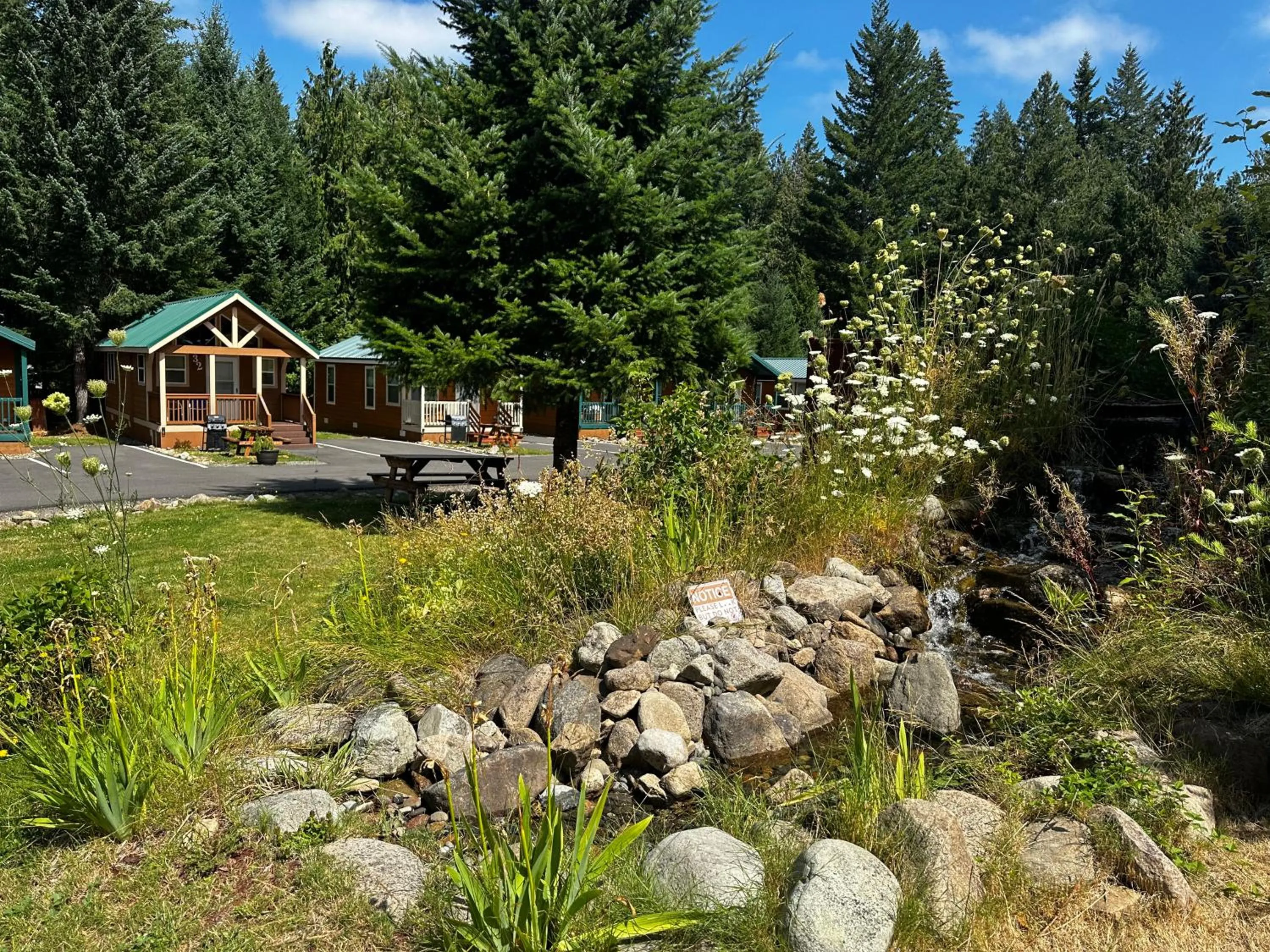 Patio in Packwood Lodge & Cabins