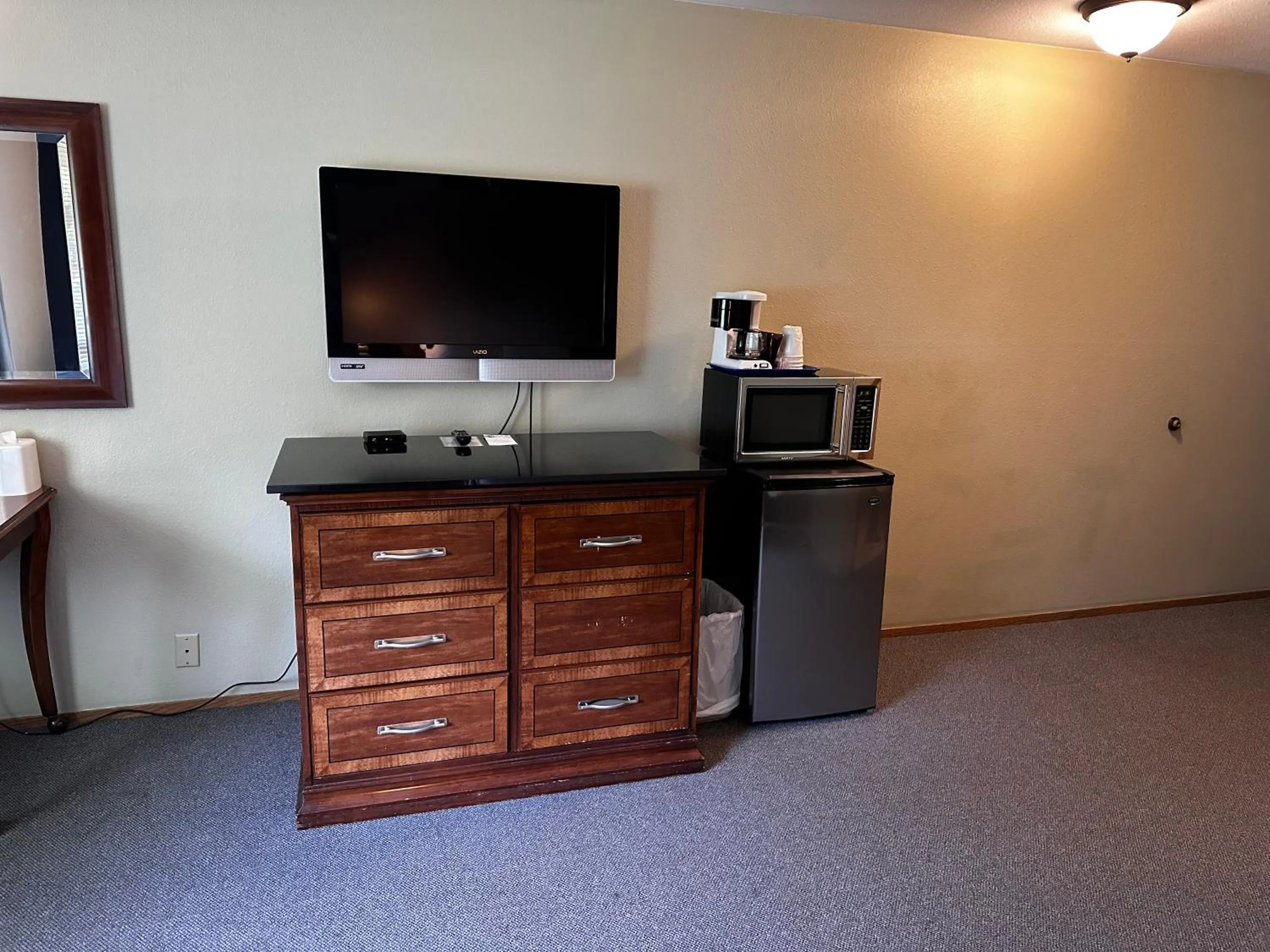 TV and multimedia in Packwood Lodge & Cabins