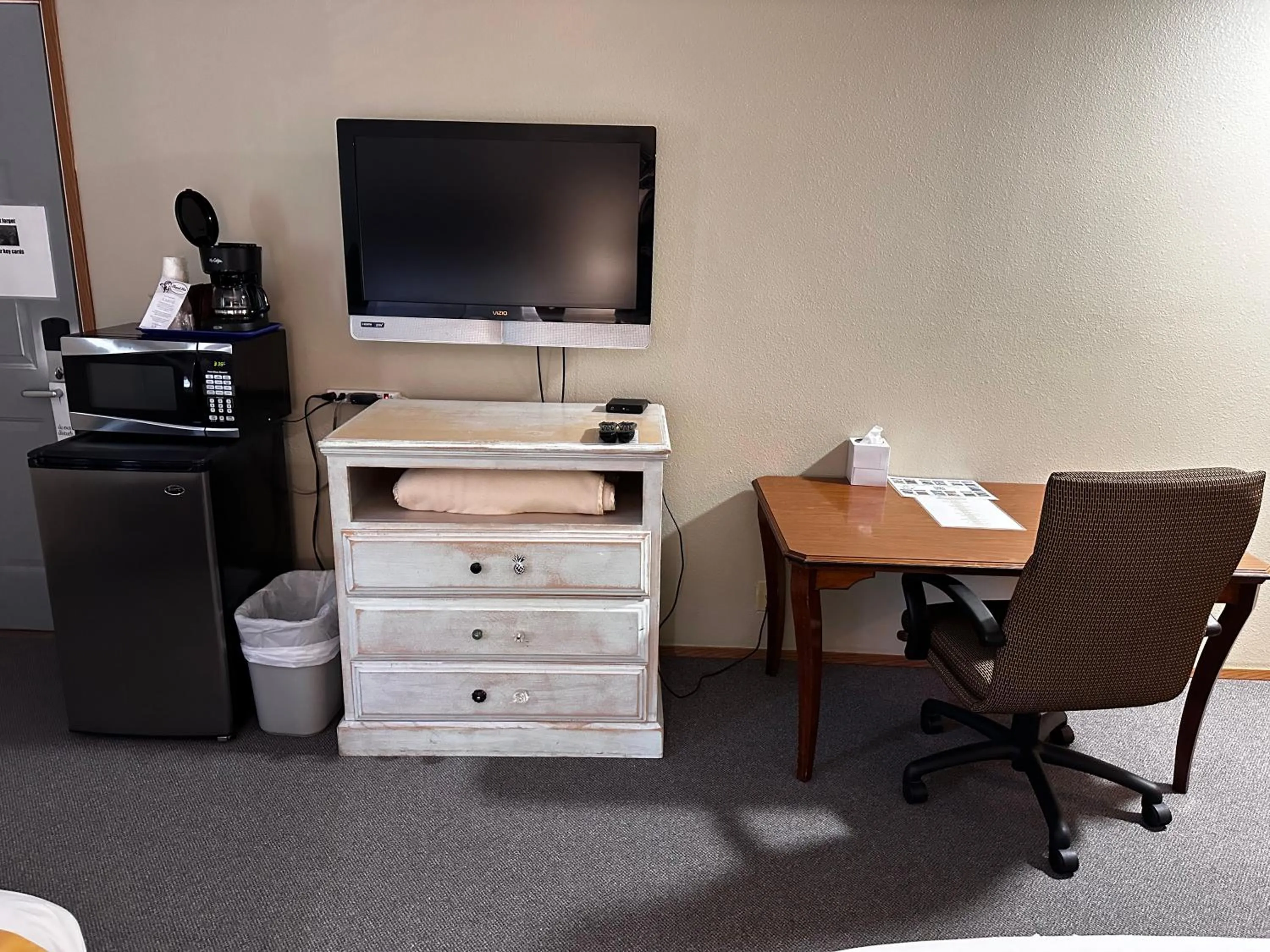 TV and multimedia in Packwood Lodge & Cabins