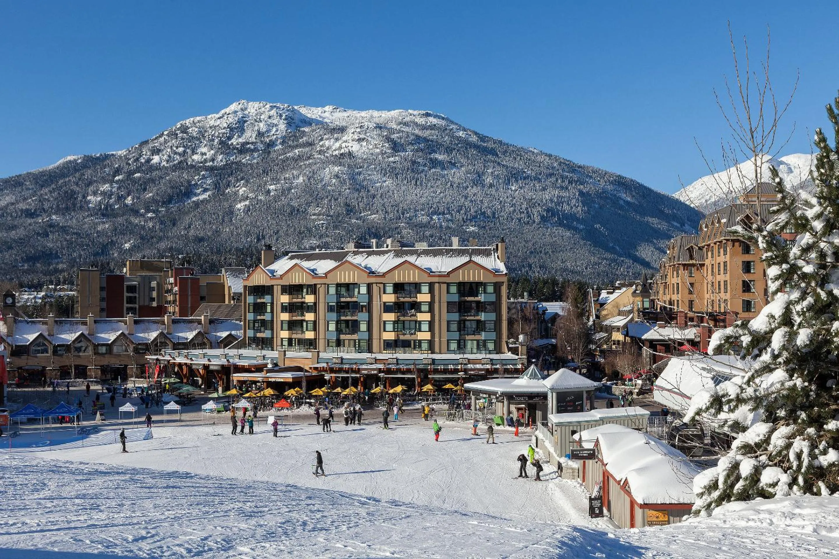 Restaurant/places to eat in Gibbons Life Accommodations