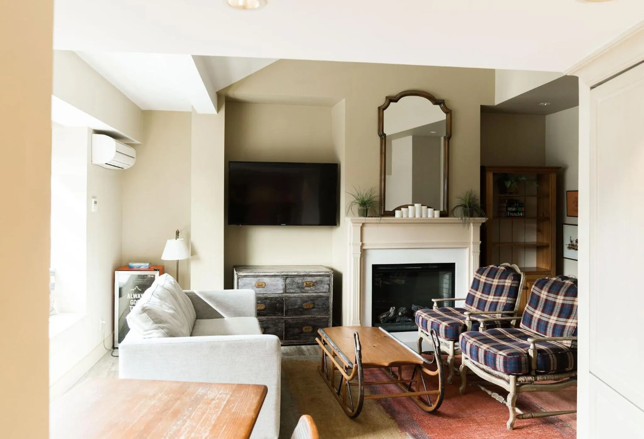 Gibbons Life Accommodations