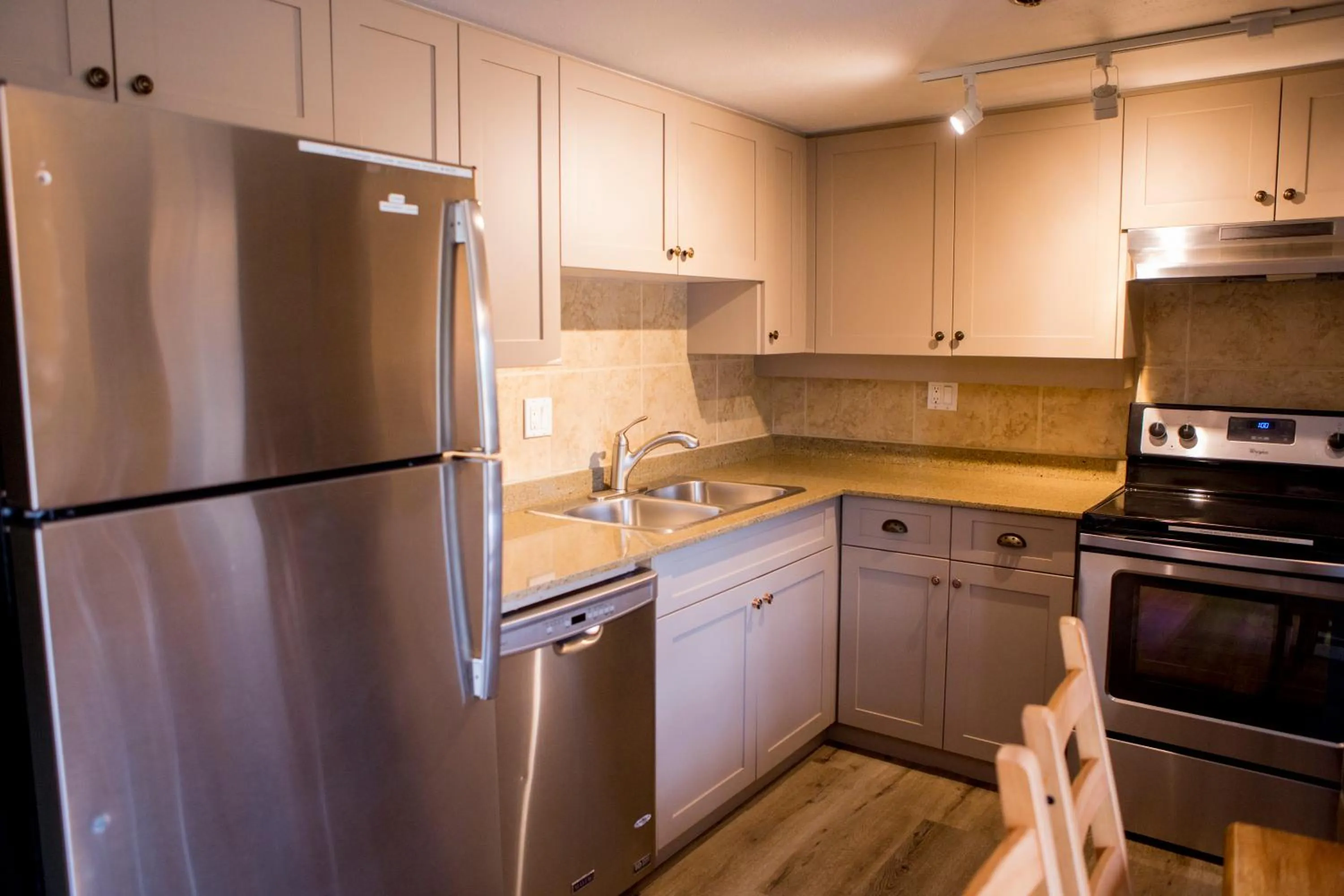 Kitchen or kitchenette in Gibbons Life Accommodations