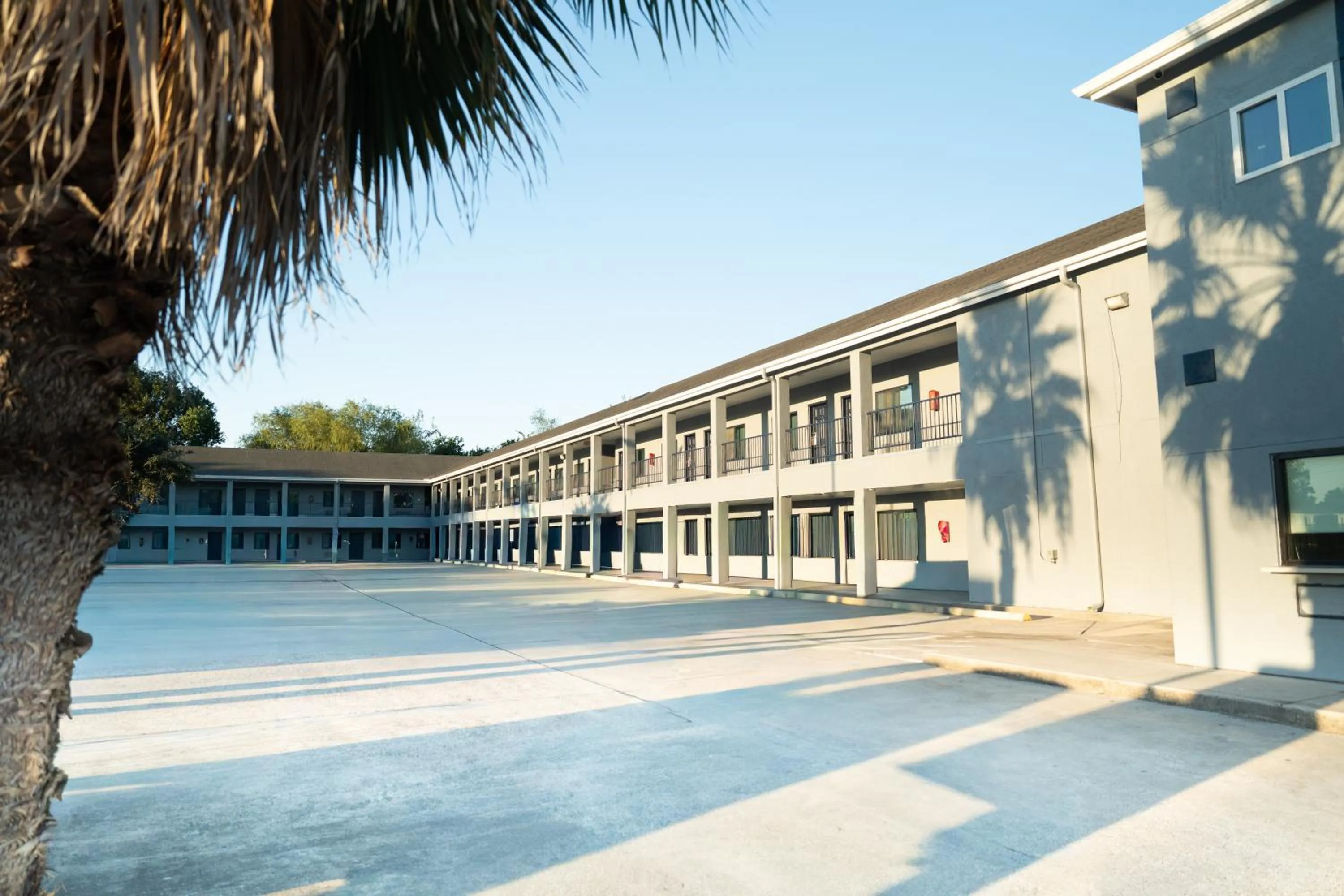 Property building in Airway Inn - IAH Airport