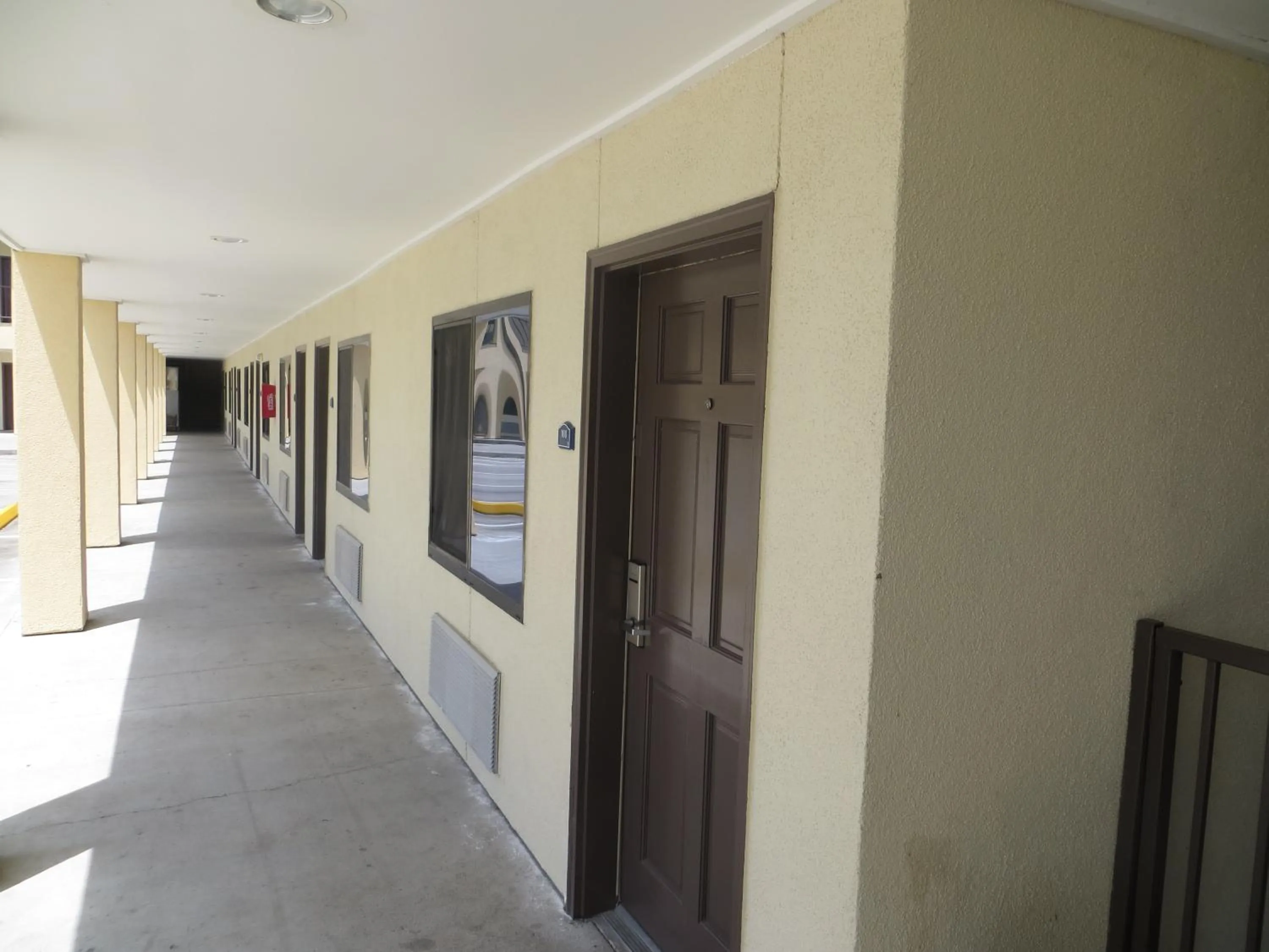 Property building in Airway Inn - IAH Airport