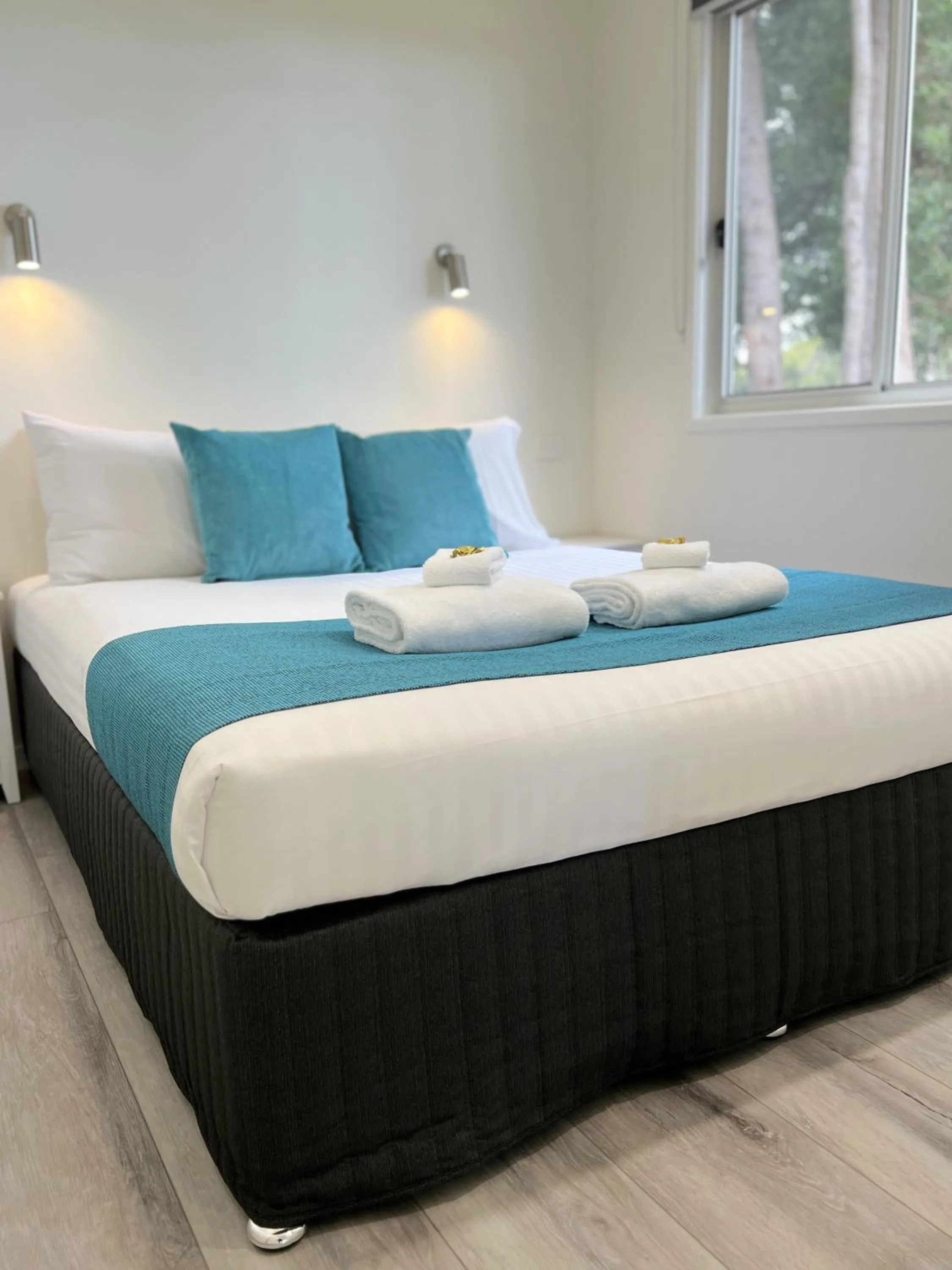 Bedroom, Bed in Karri Aura