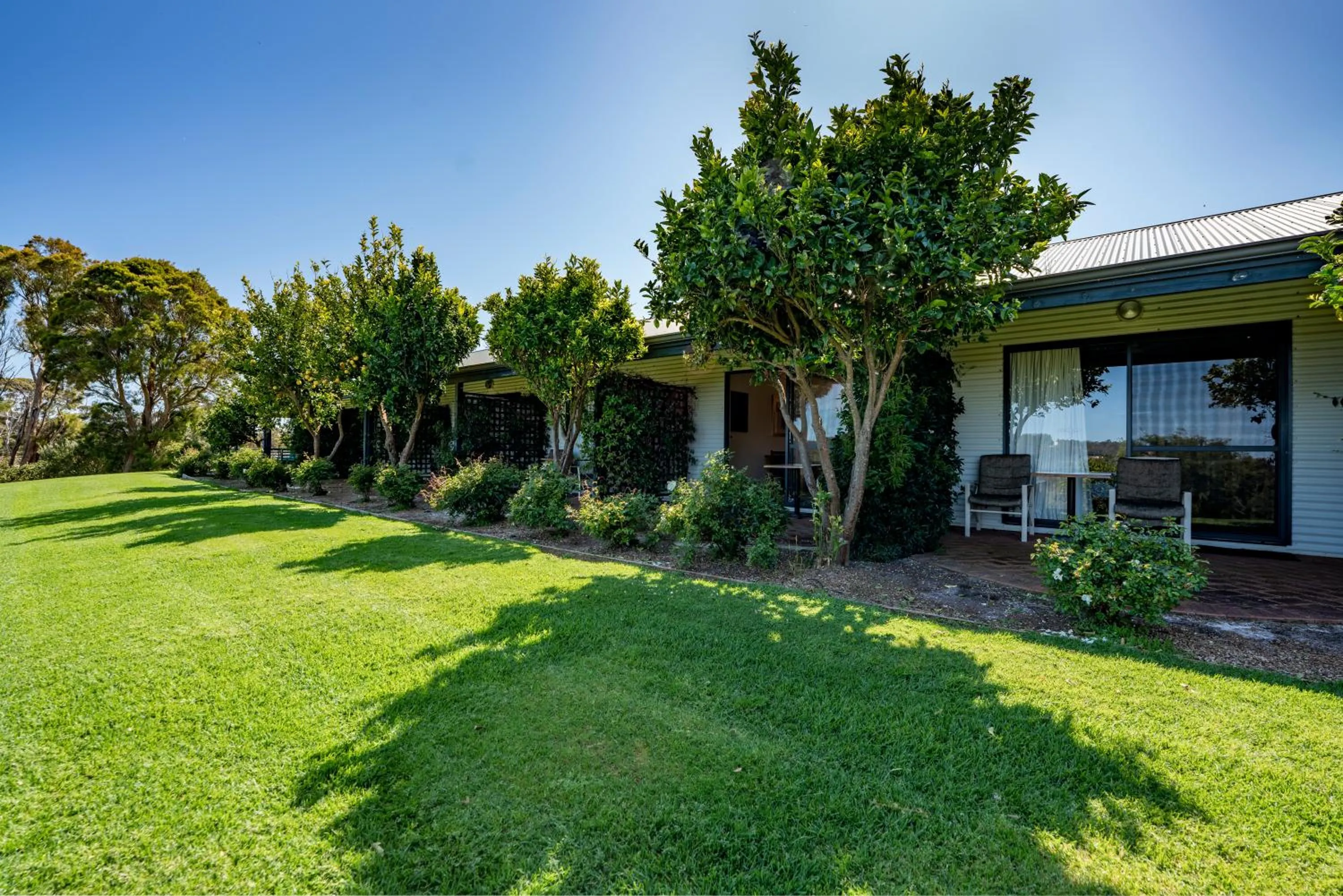 Facade/entrance in Karri Aura