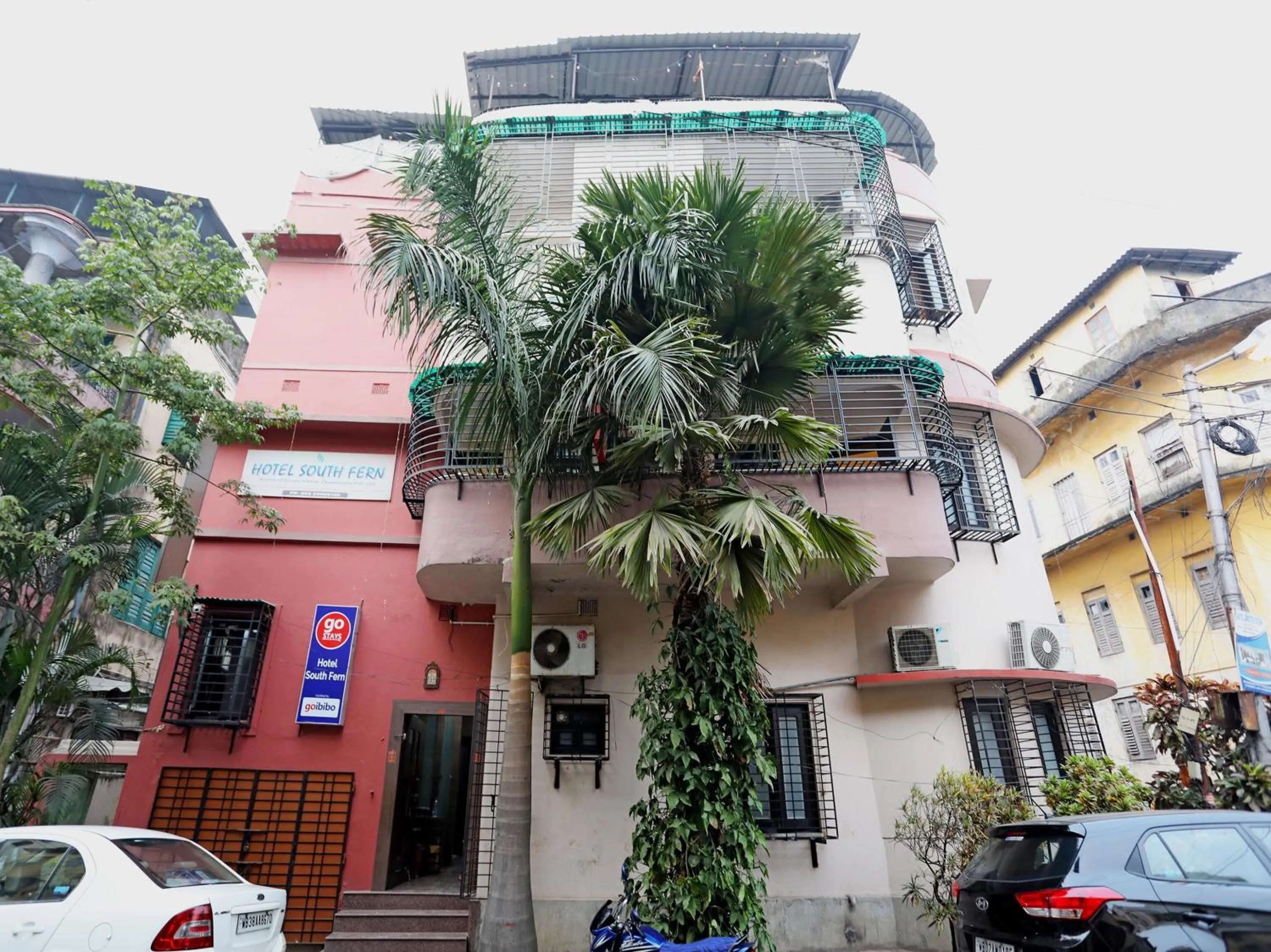 Facade/entrance in Hotel O South Fern