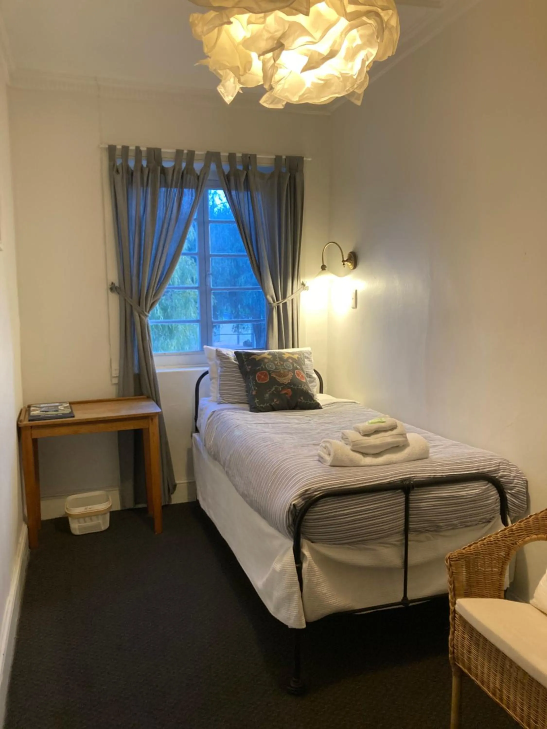 Bed in Caledonian Inn