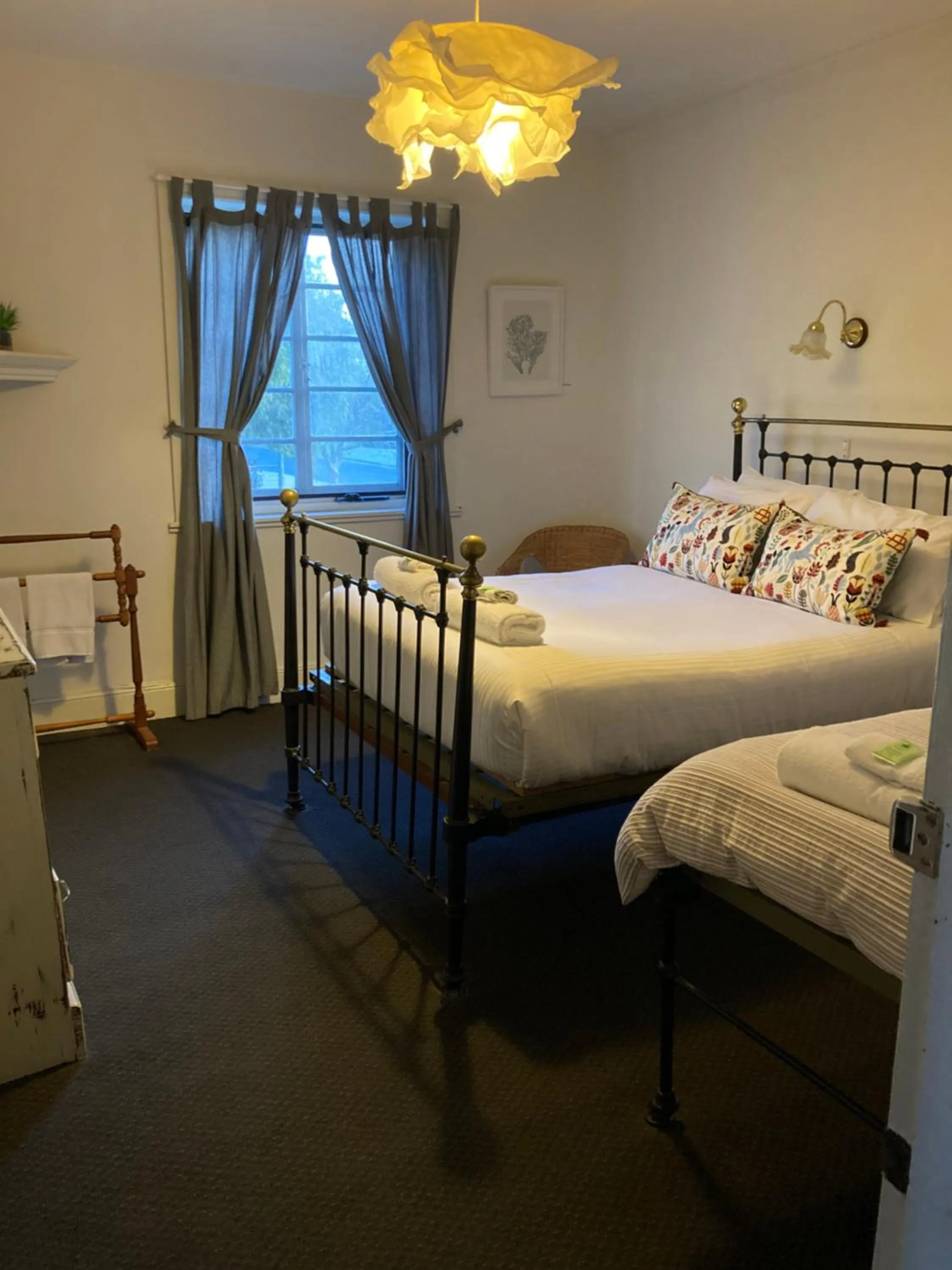 Bed in Caledonian Inn