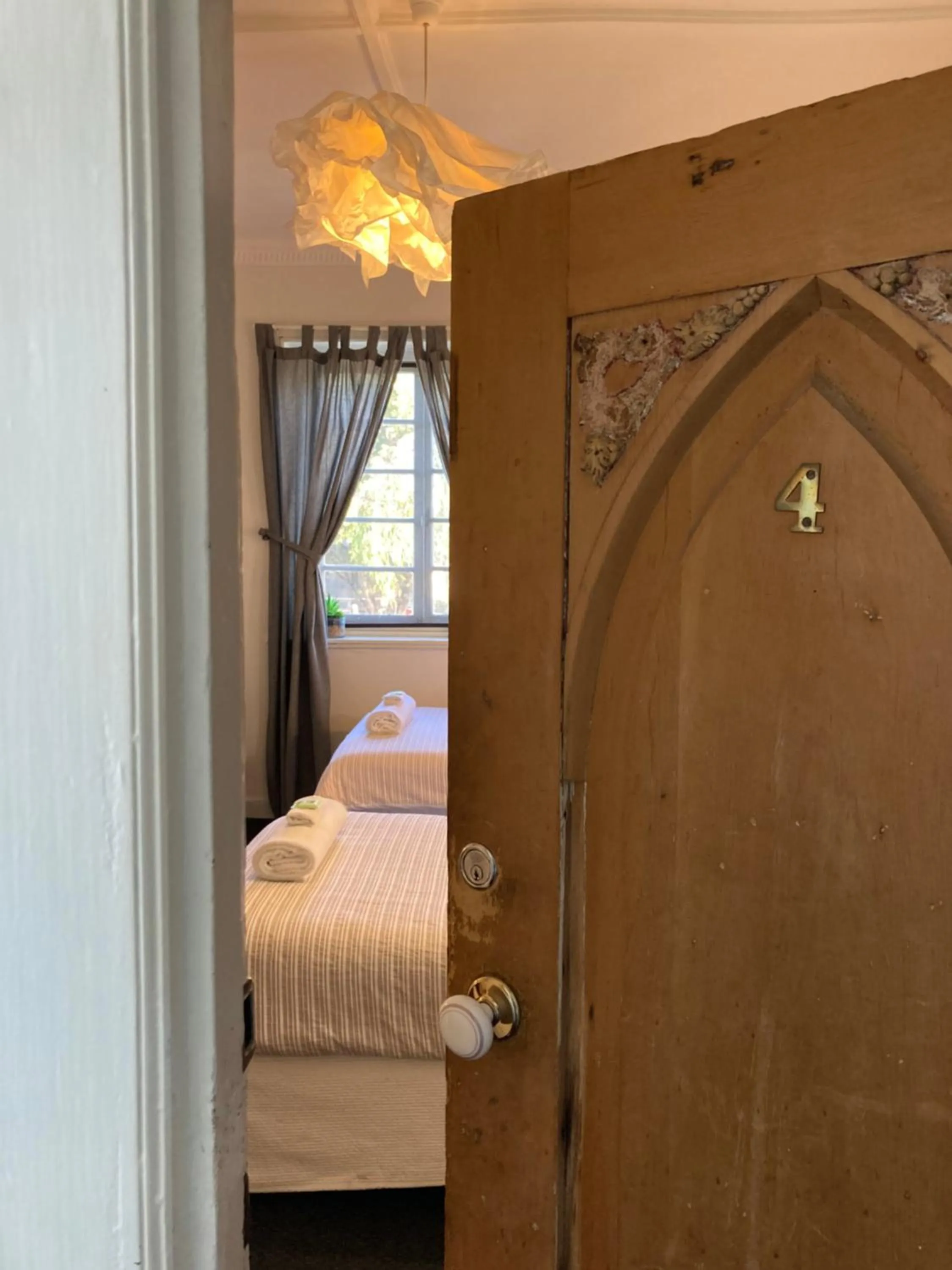 Bed in Caledonian Inn