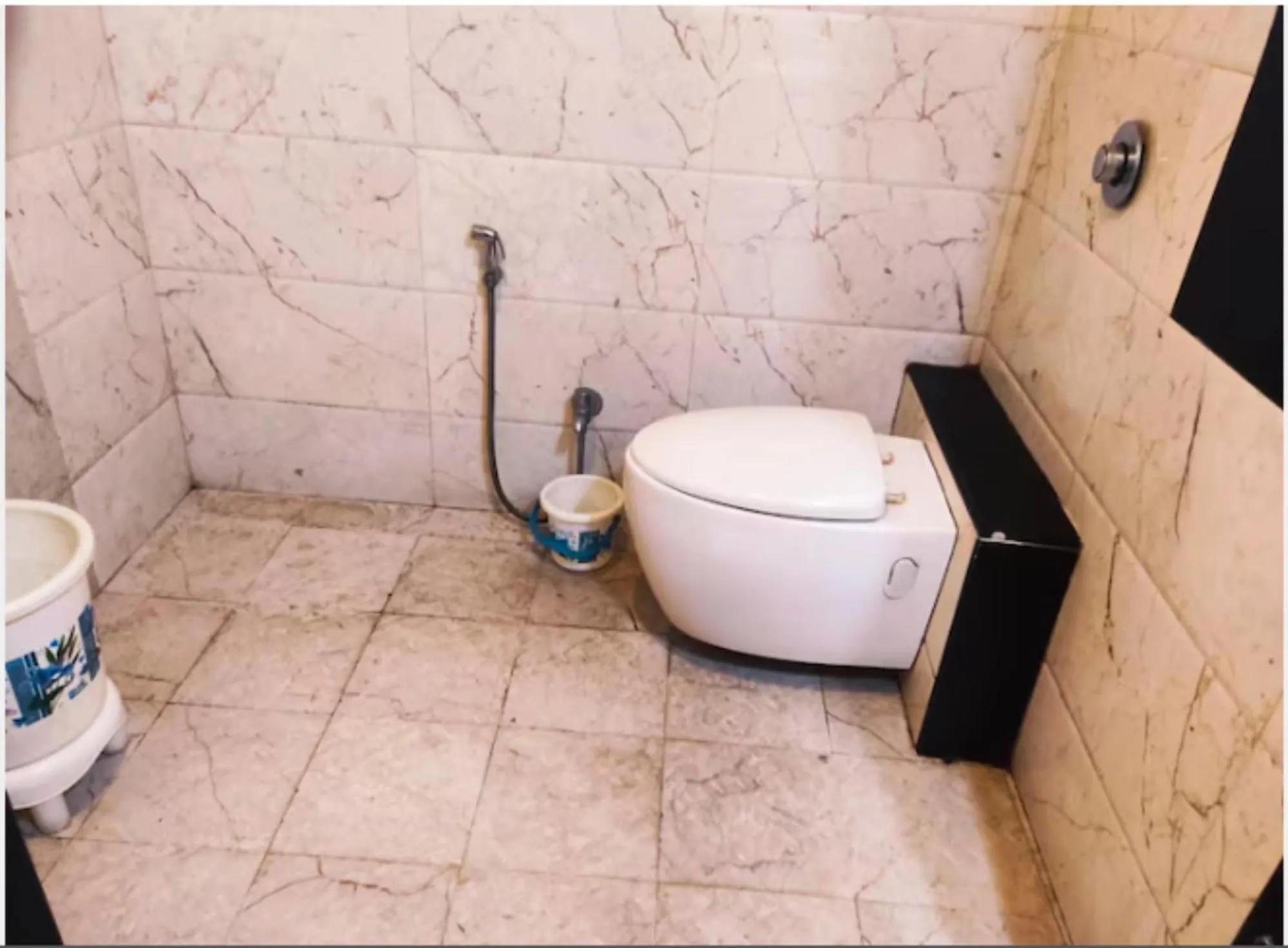 Bathroom in Hotel Sham Suman, Kolhapur- Opposite To Mahalaxmi Temple