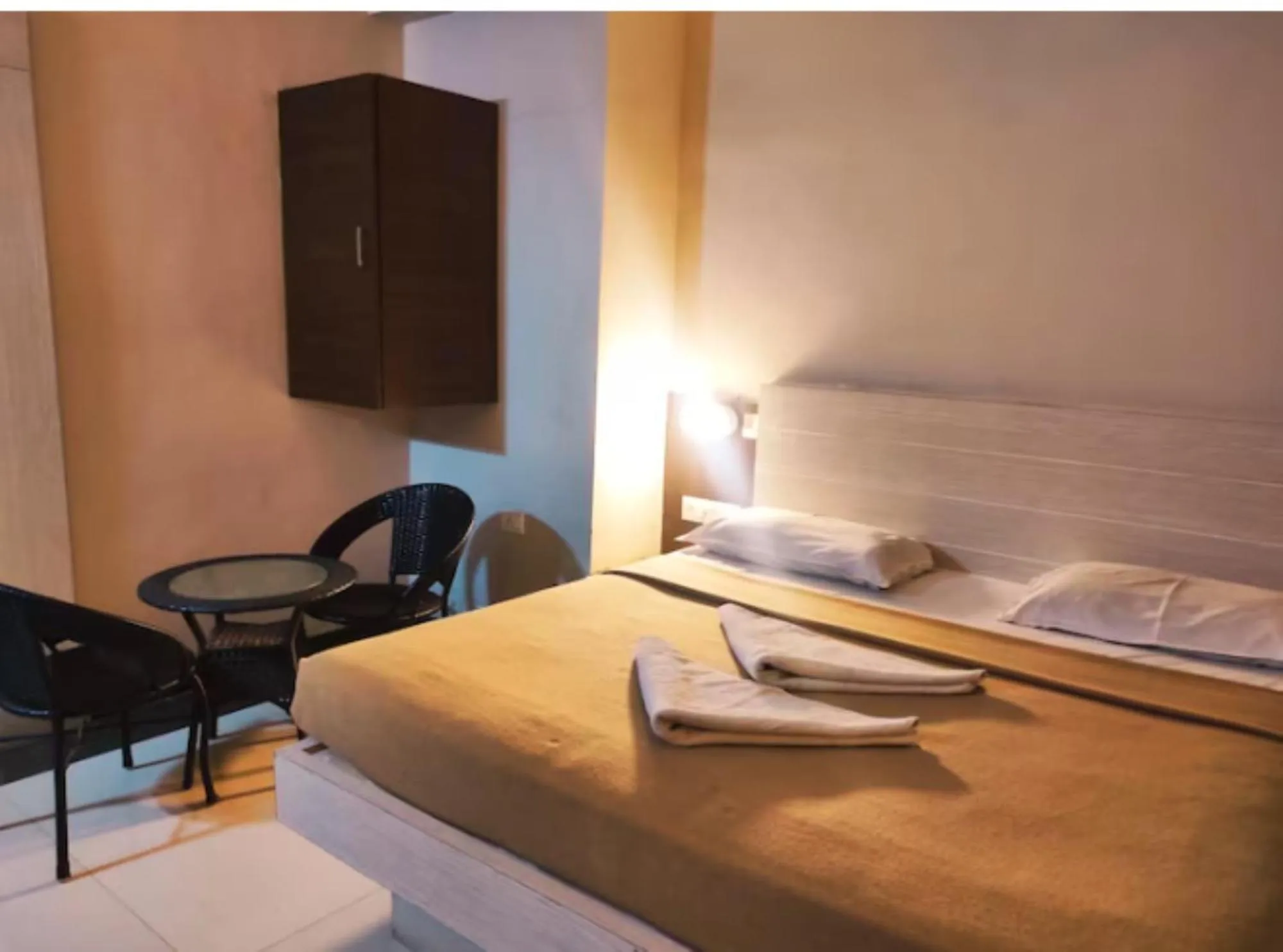 Hotel Sham Suman, Kolhapur- Opposite To Mahalaxmi Temple