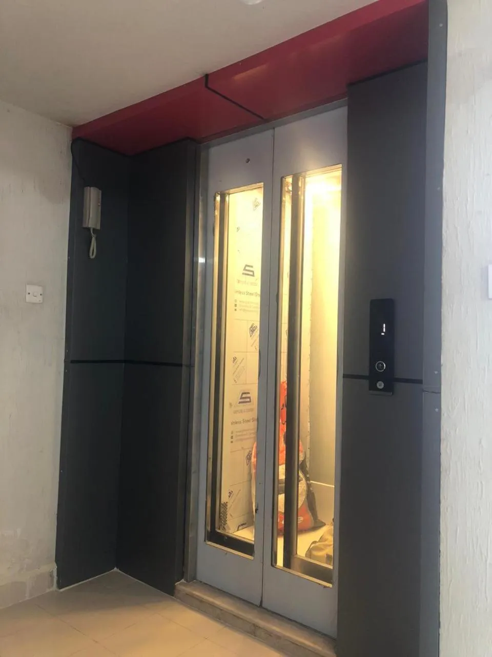 elevator in Stargaze Hotel & Apartment