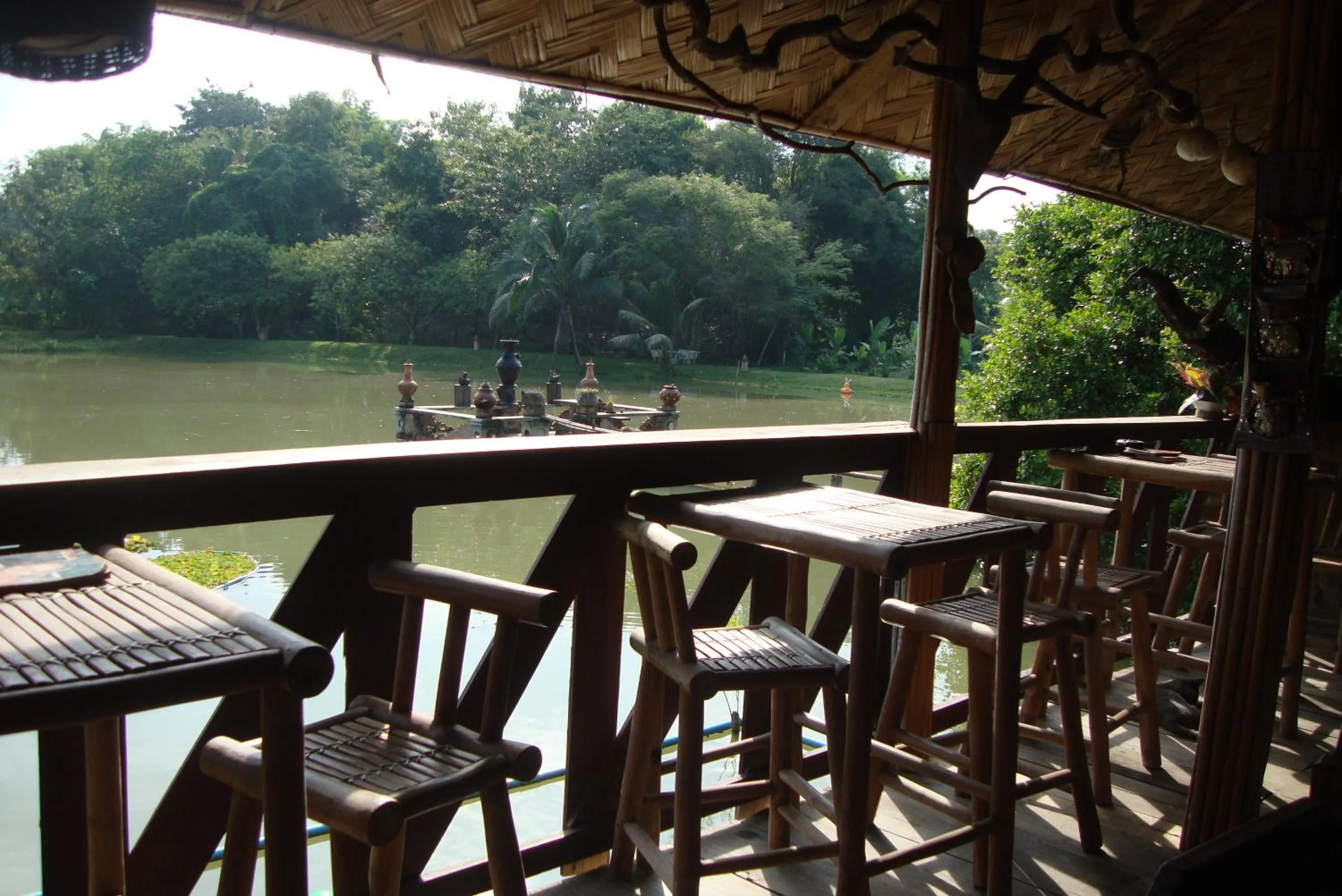 Restaurant/places to eat in Baan Suan Jantra Home Stay