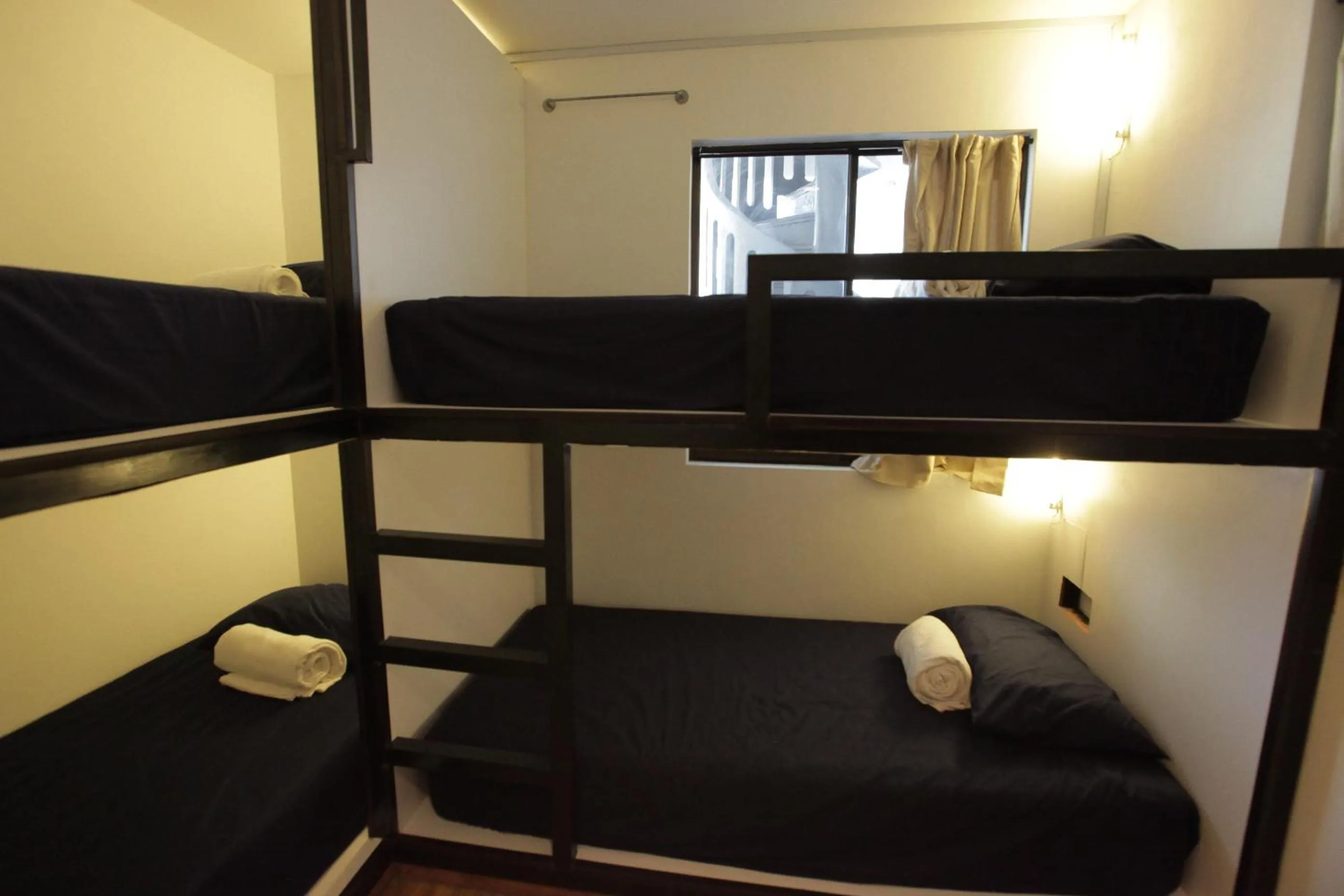 bunk bed, Bed in Hotel N45