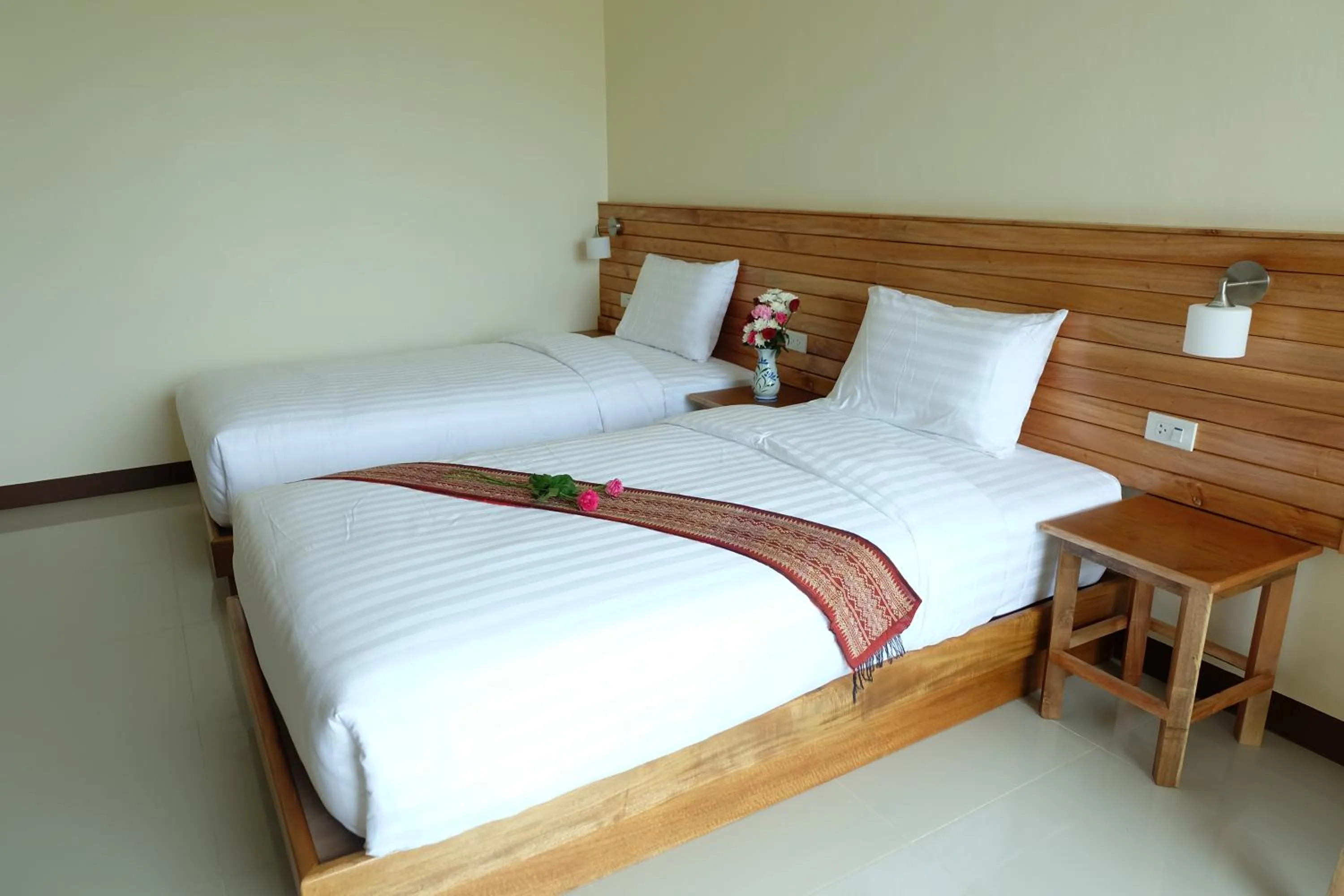 Balcony/Terrace, Bed in Chatin Guesthouse