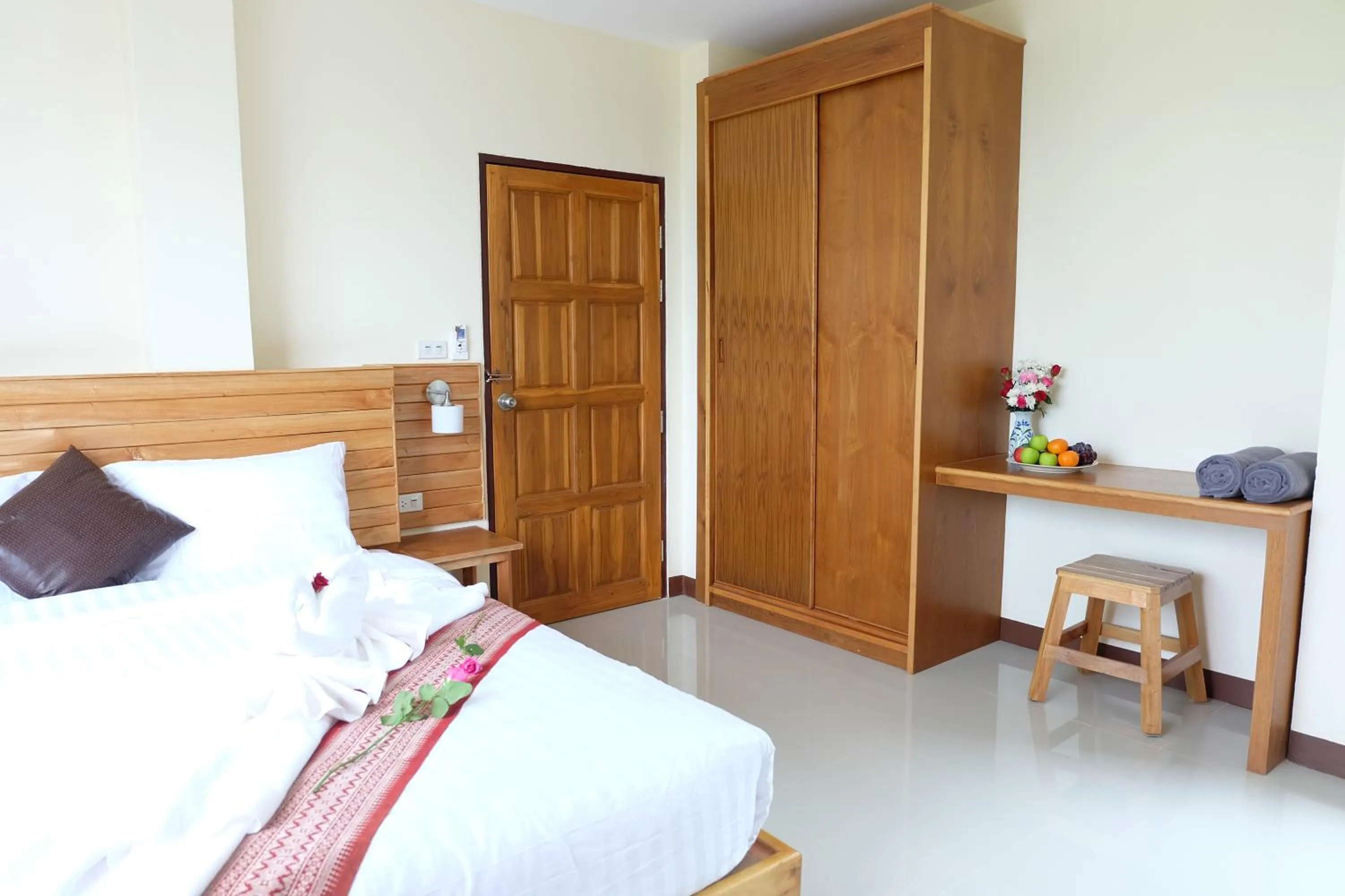 Balcony/Terrace, Bed in Chatin Guesthouse