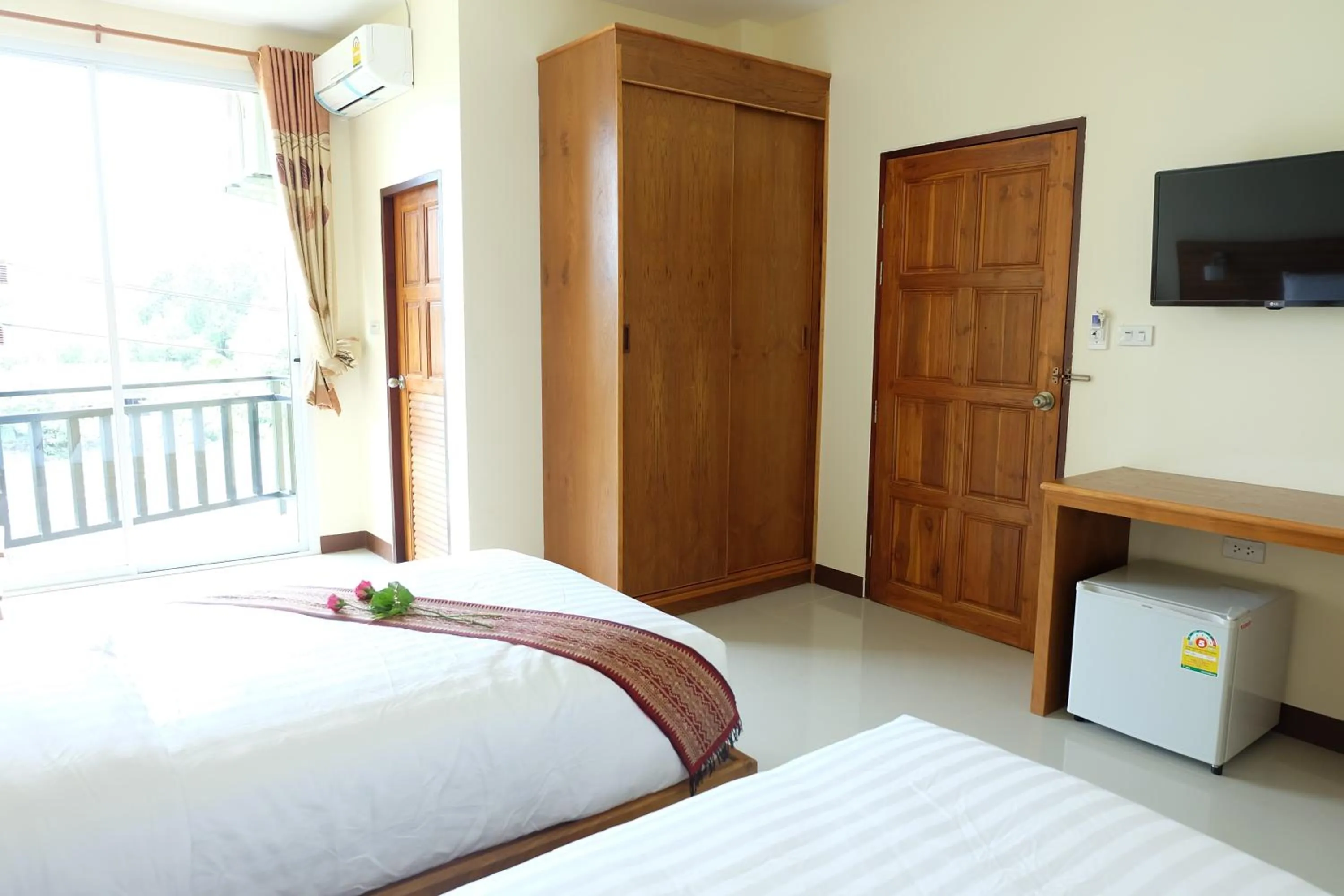 Balcony/Terrace, Bed in Chatin Guesthouse