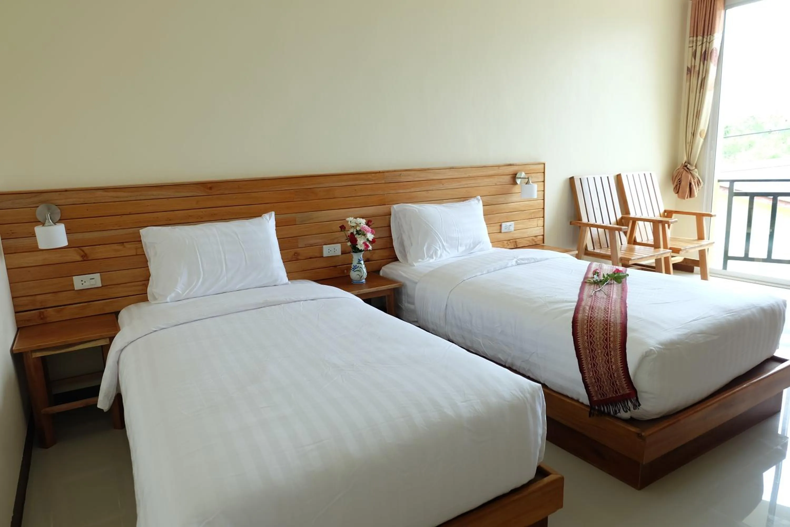 Balcony/Terrace, Bed in Chatin Guesthouse