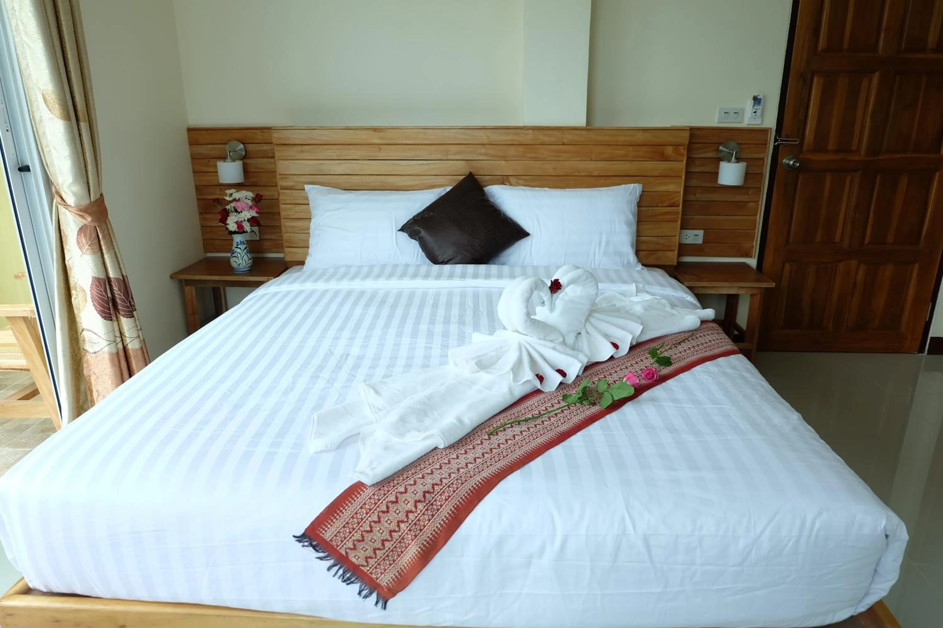 Balcony/Terrace, Bed in Chatin Guesthouse