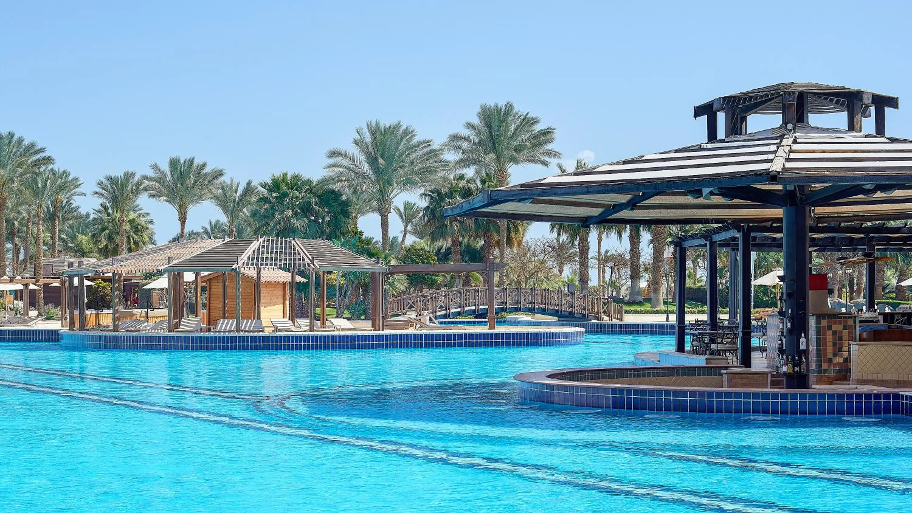 Lounge or bar in Steigenberger Aldau Beach Hotel