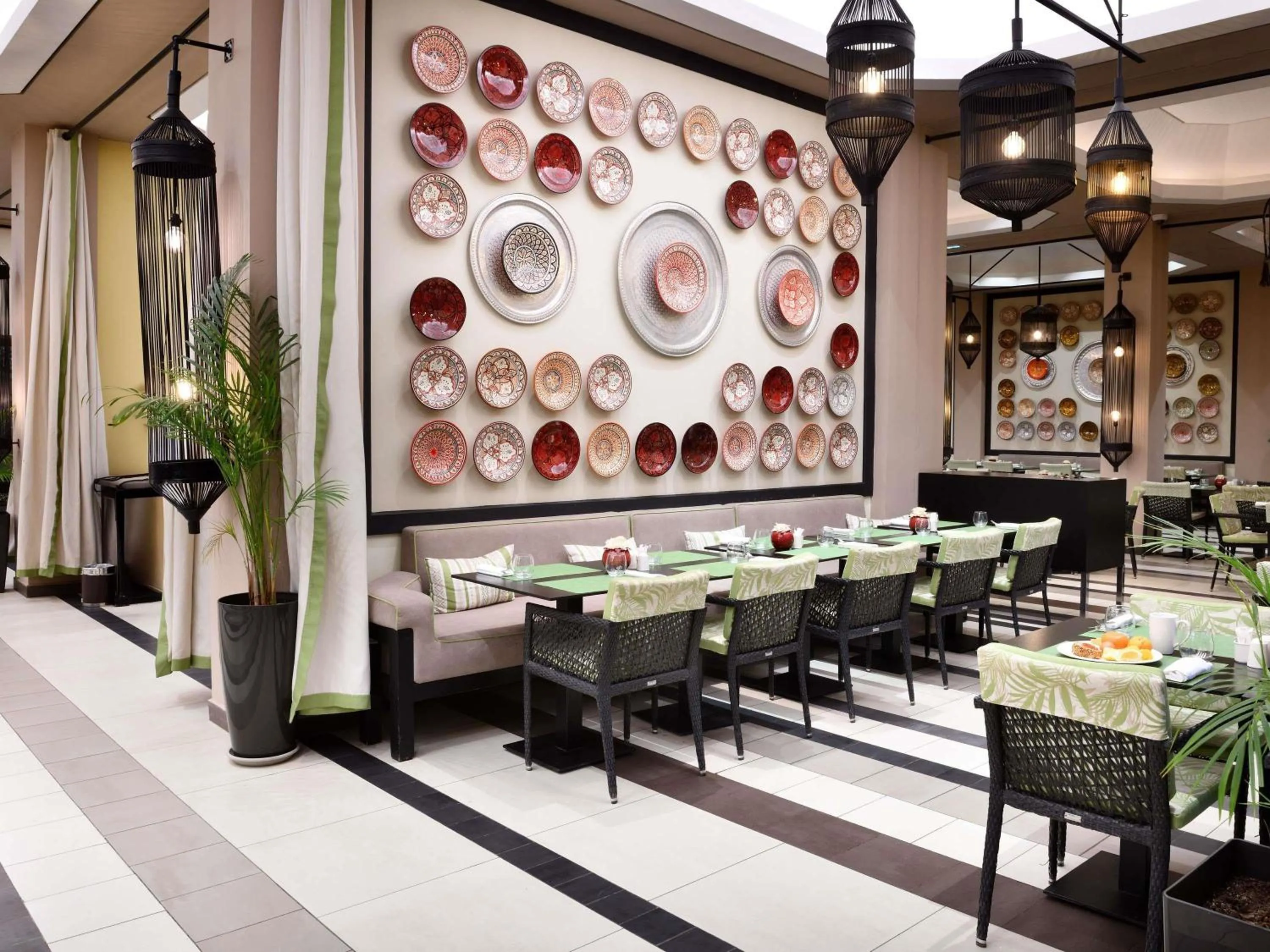 Restaurant/places to eat in Mövenpick Hotel Mansour Eddahbi Marrakech