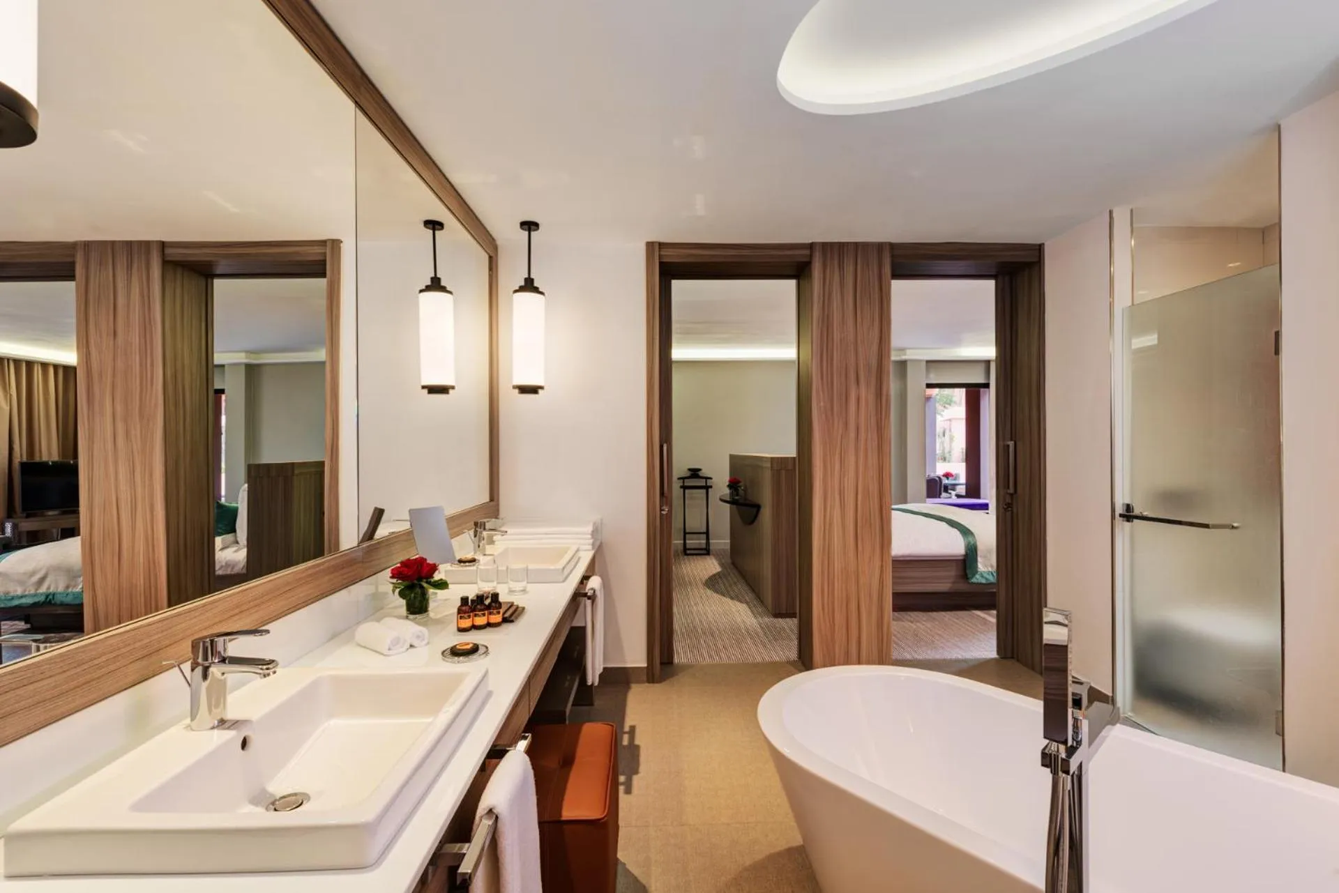 Bathroom, Bed in Mövenpick Hotel Mansour Eddahbi Marrakech