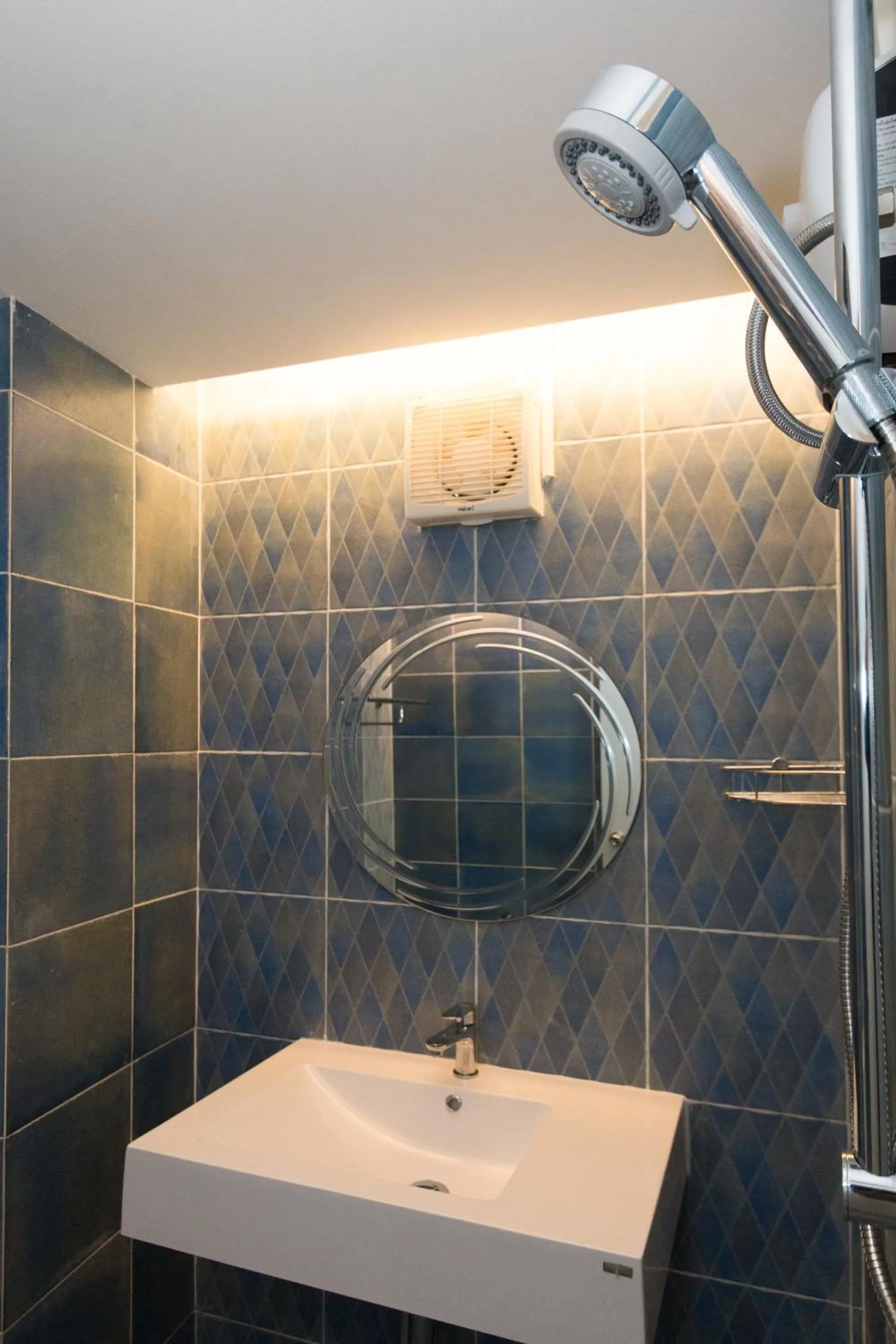 Bathroom in THE HABITAT Koh Chang - VJ Island View