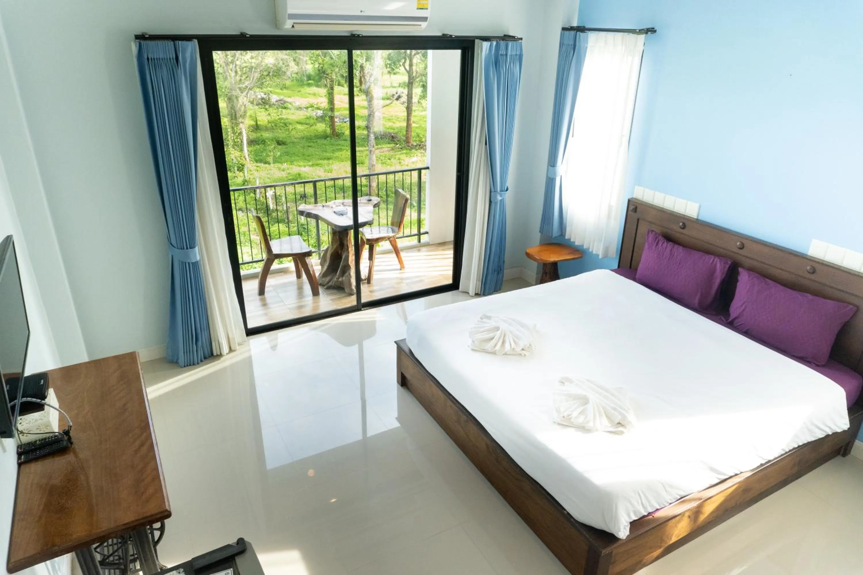 Photo of the whole room, Bed in Krabi Lighthouse @ Aonang