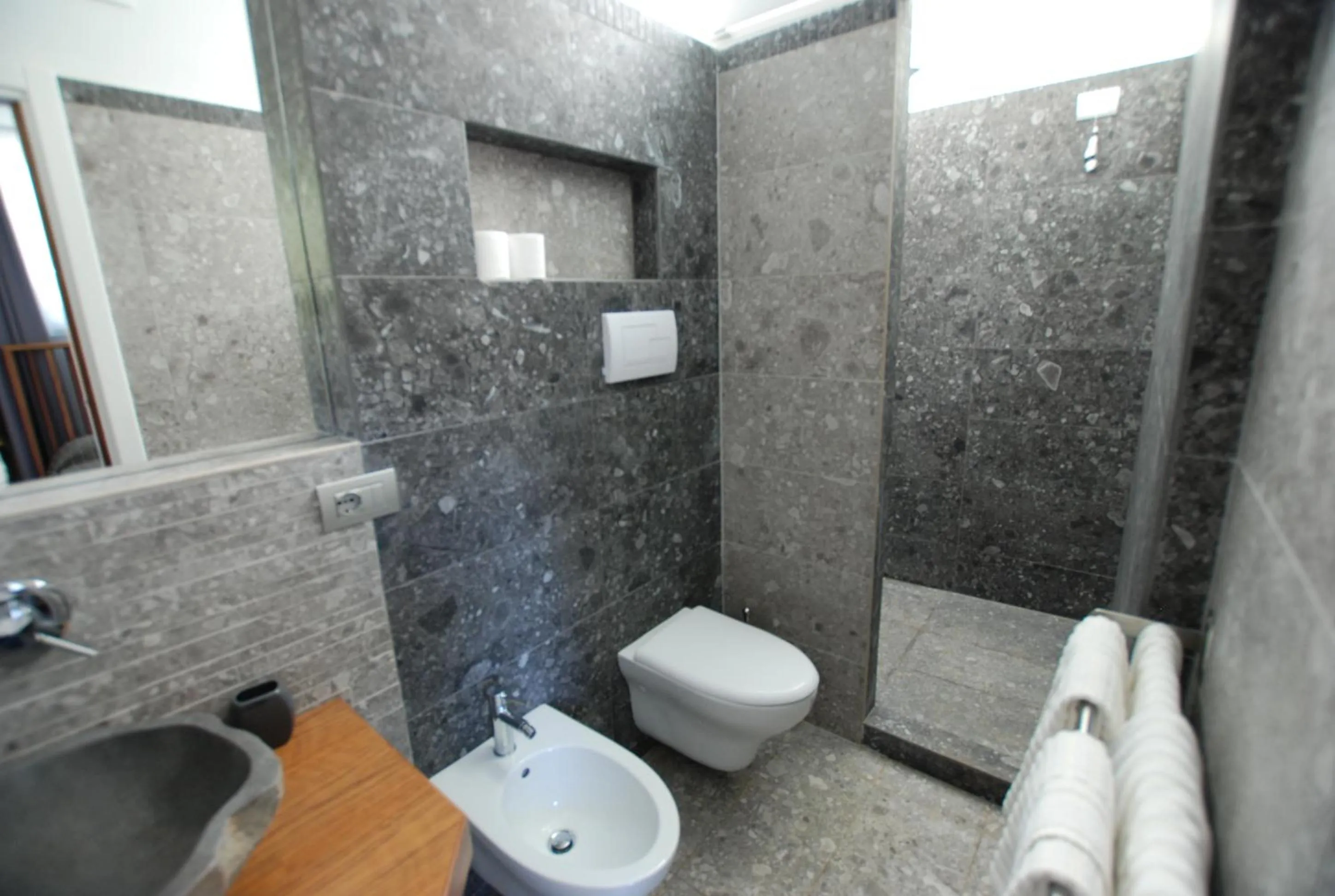 Shower in Hotel Torre Santamaria Resort