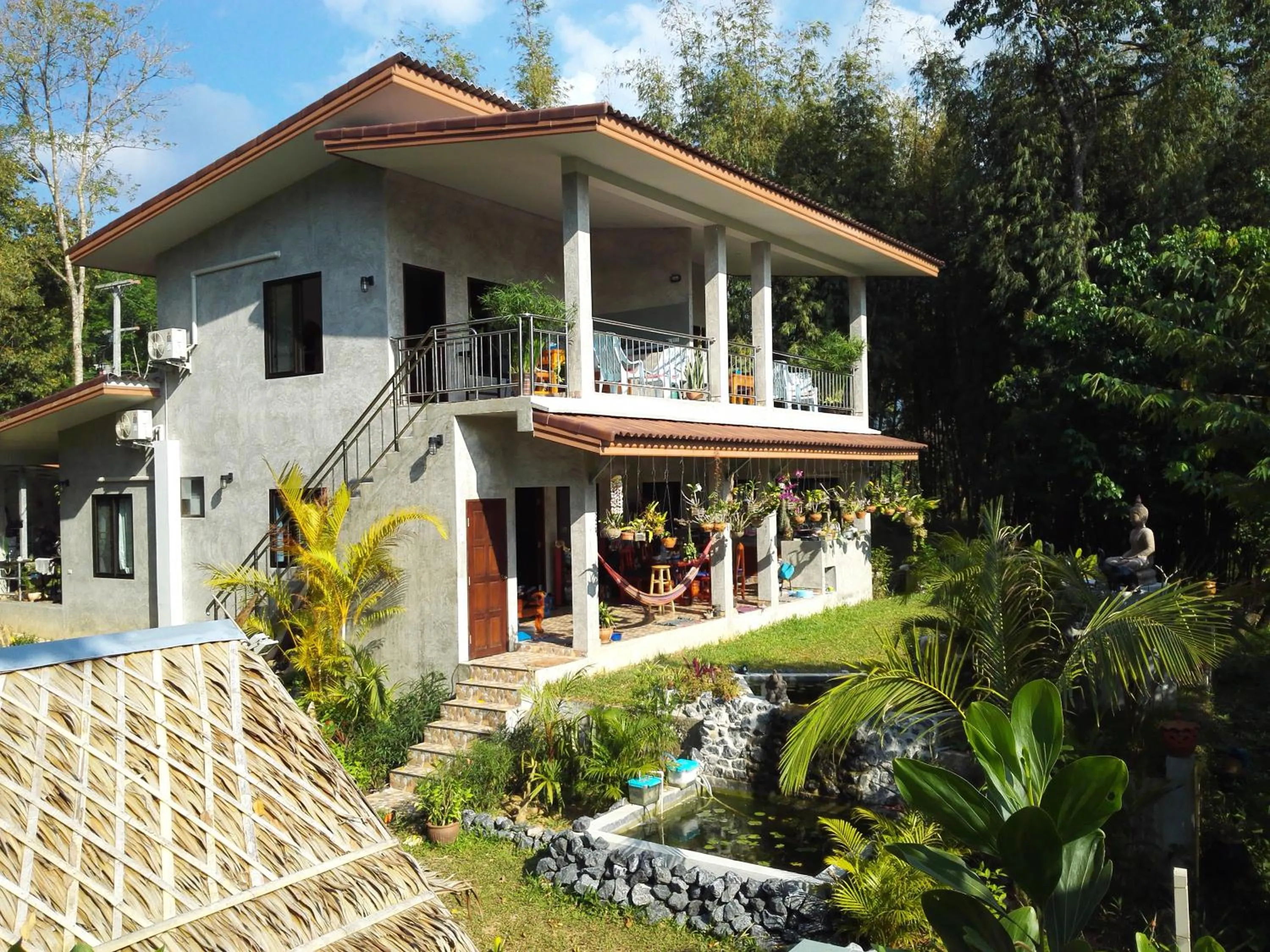 Balcony/Terrace in Nananuira Apartment and Room