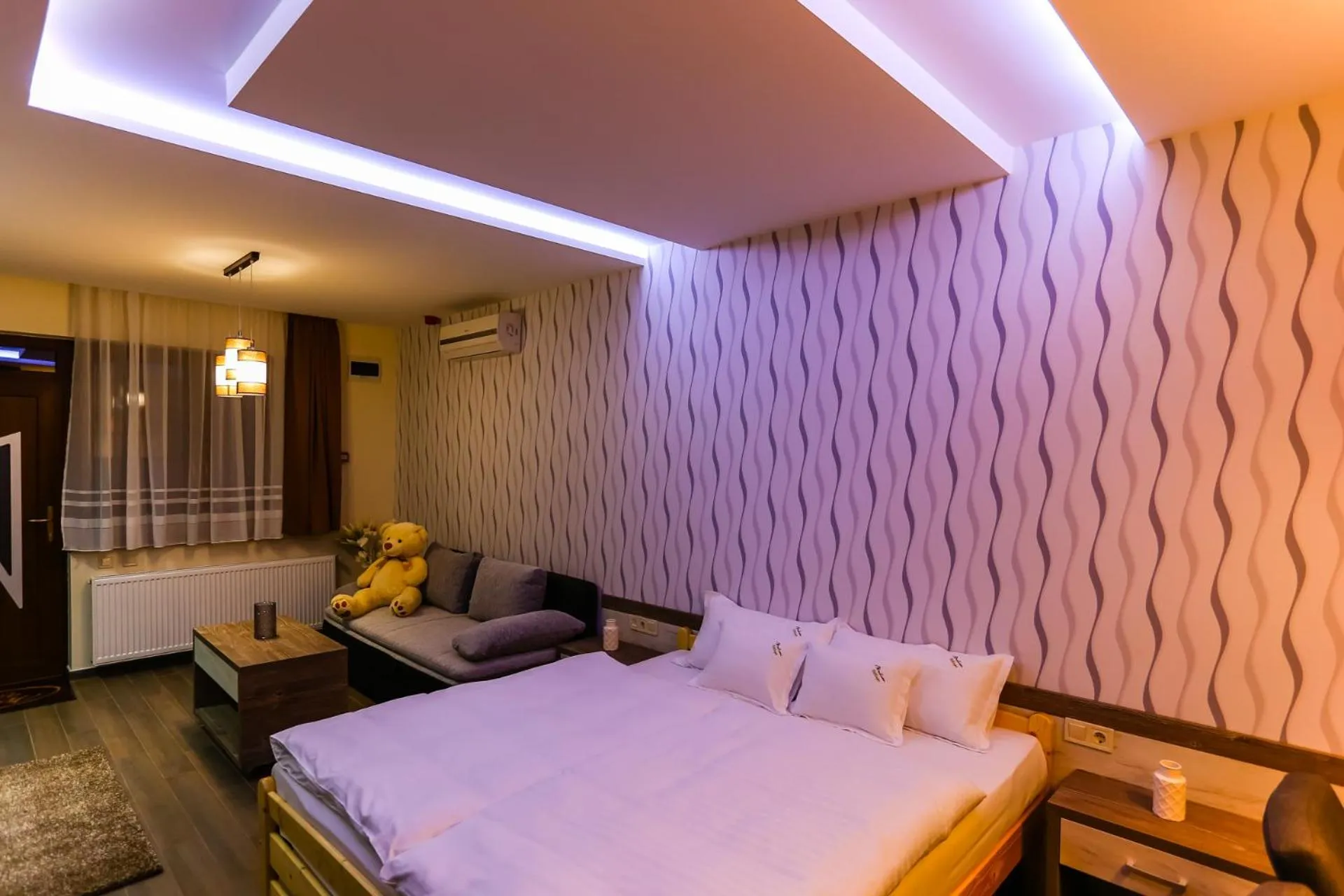 Bed in Madison Village