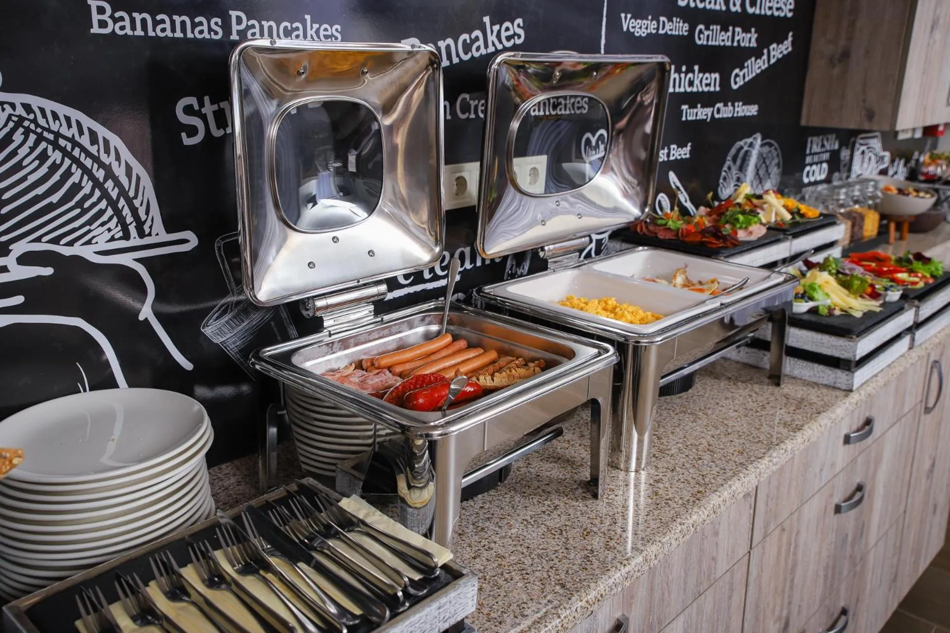 Breakfast in Madison Village