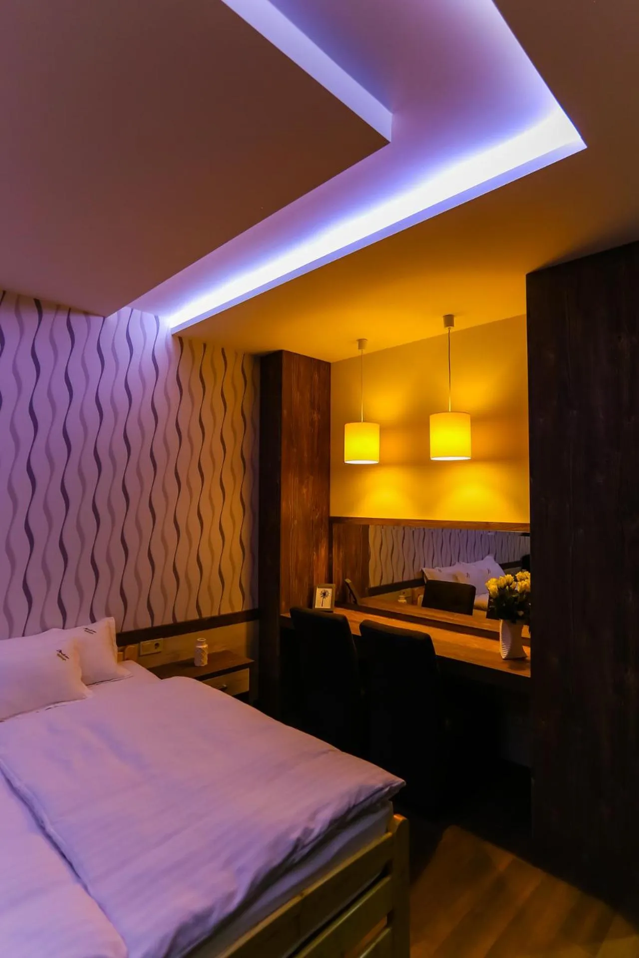 Bed in Madison Village