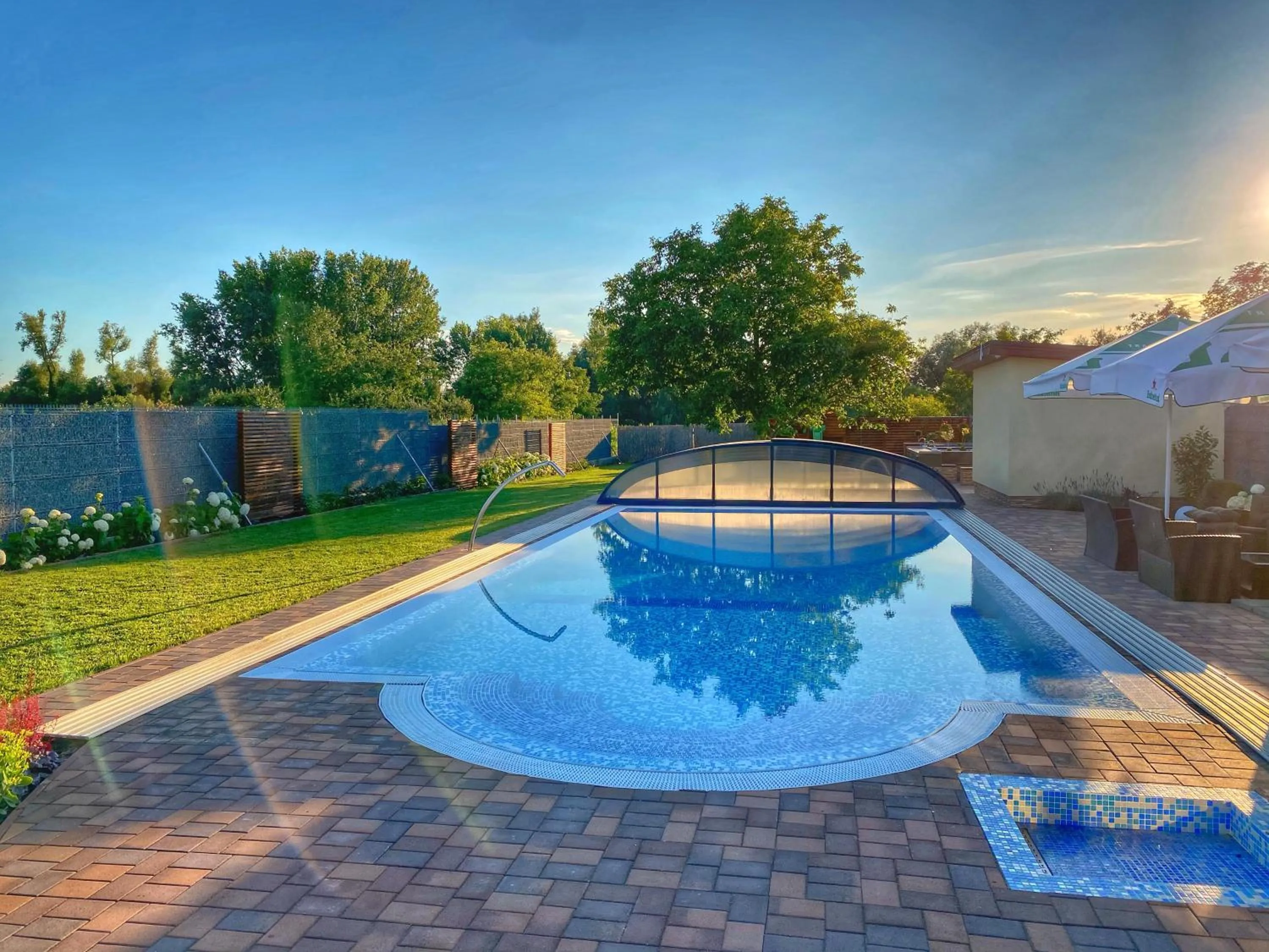 Swimming pool in Madison Village