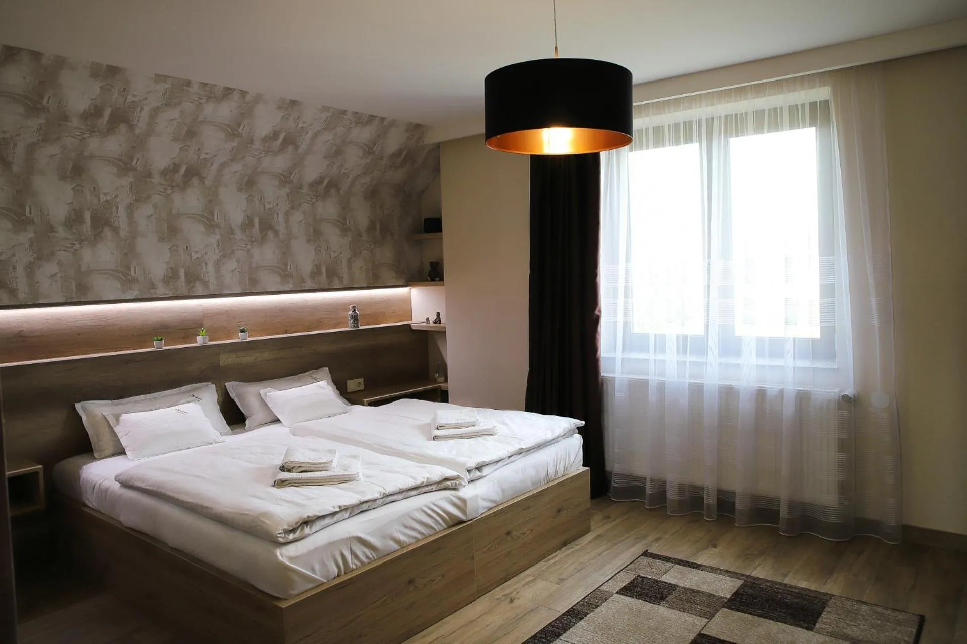 Bed in Madison Village