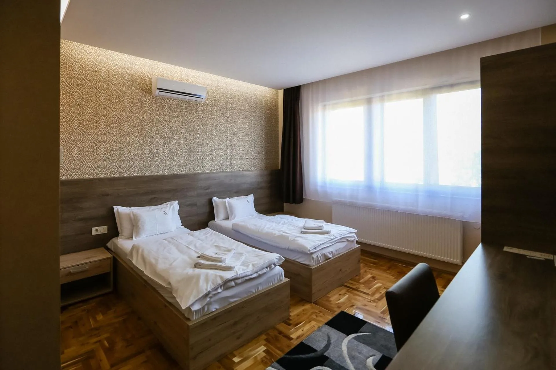 Bed in Madison Village