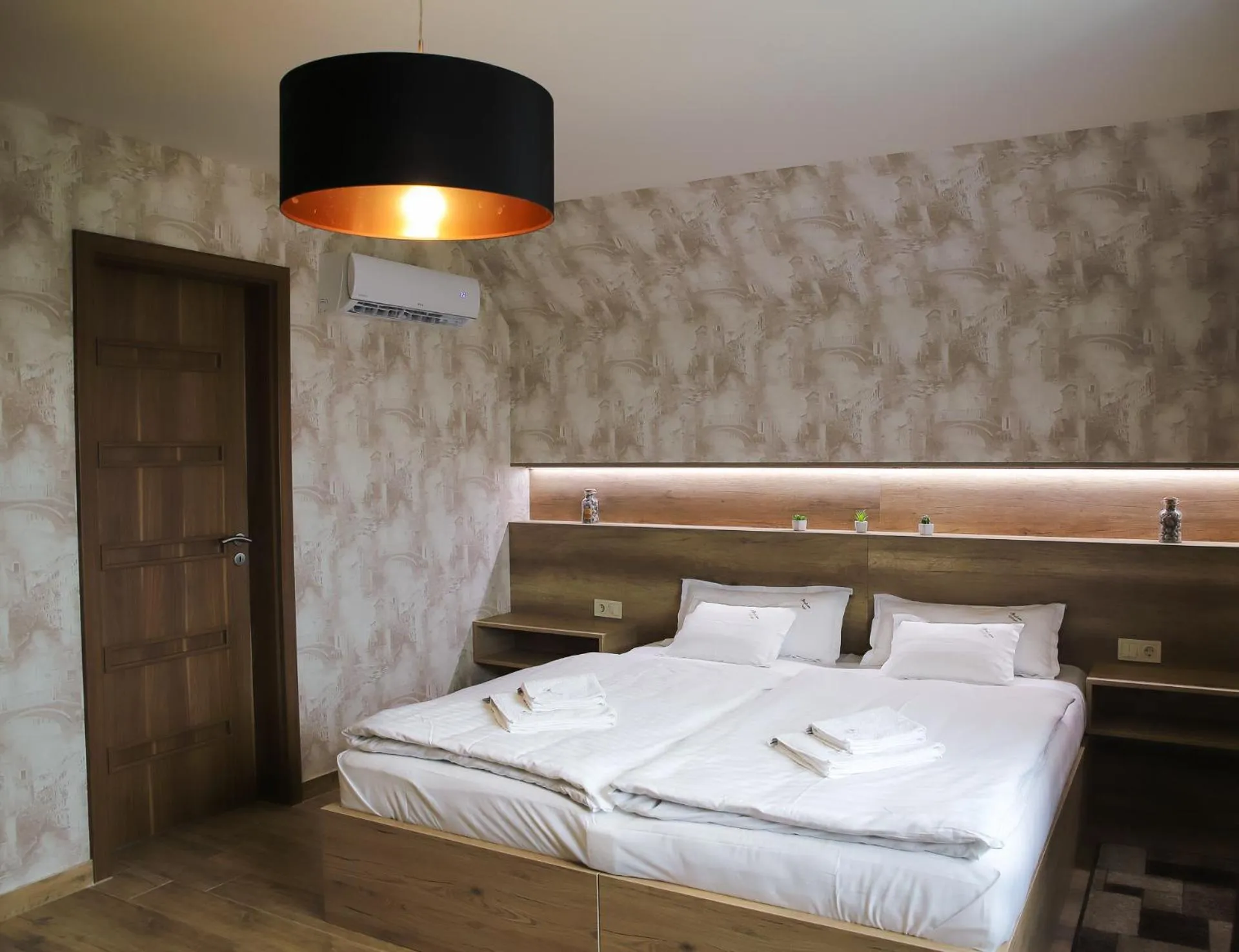 Bed in Madison Village