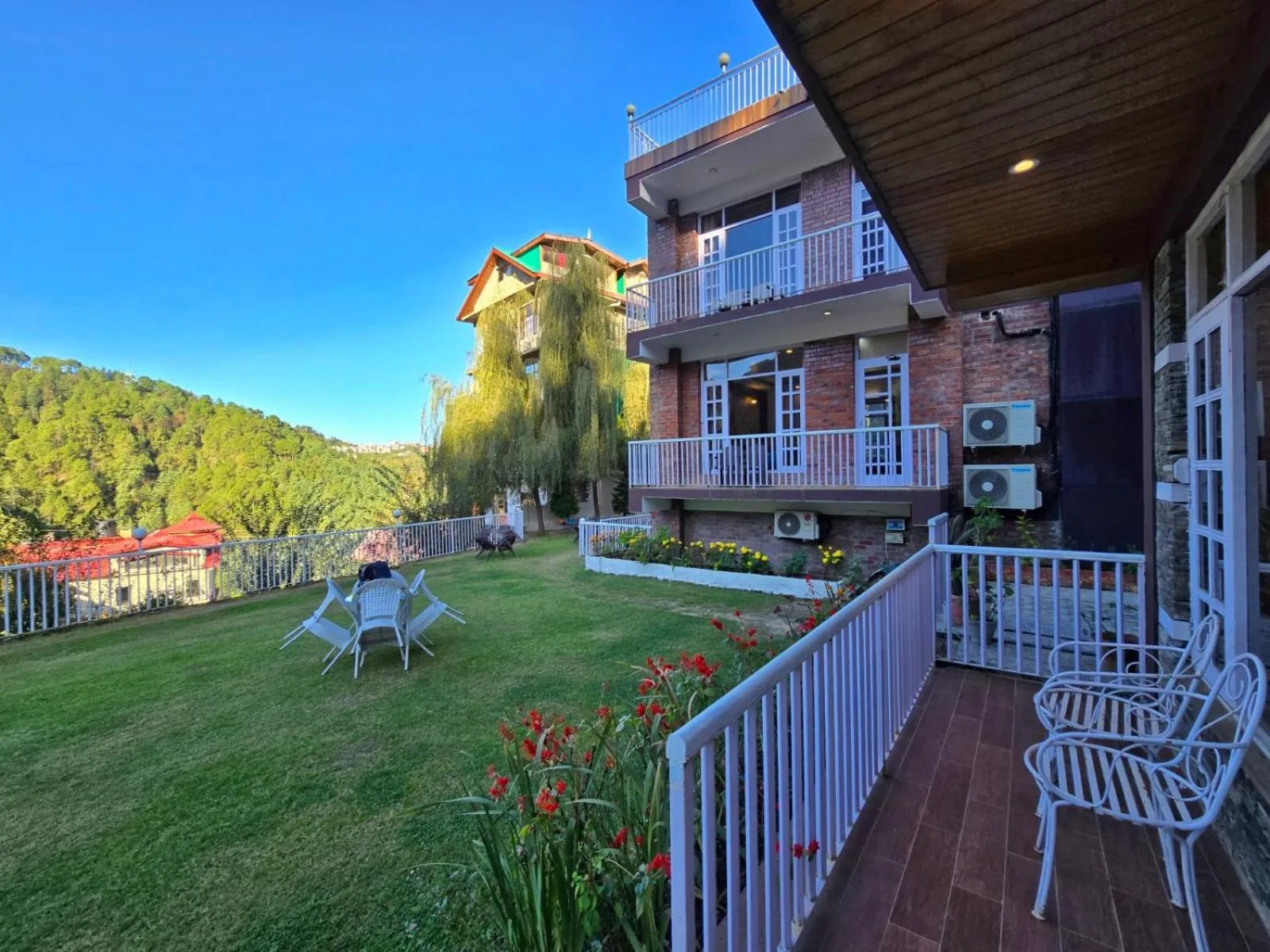 KAMNA HILL RESORT a Boutique cottages