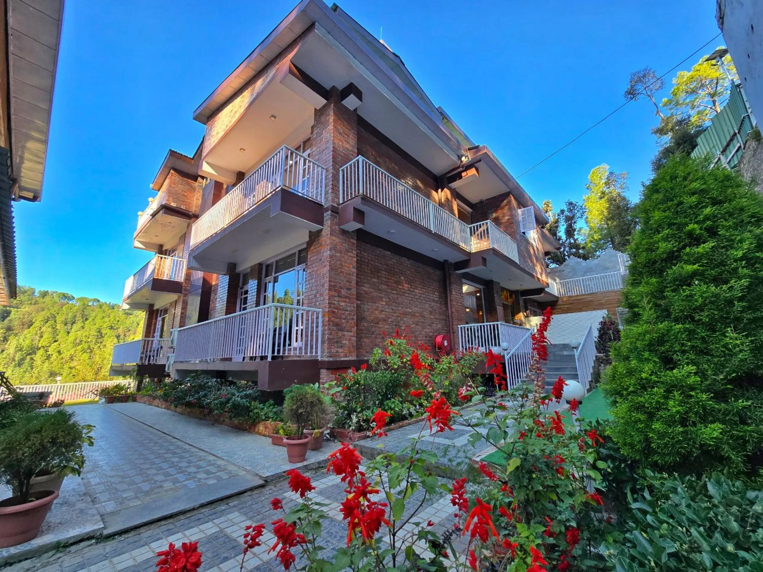 KAMNA HILL RESORT a Boutique cottages